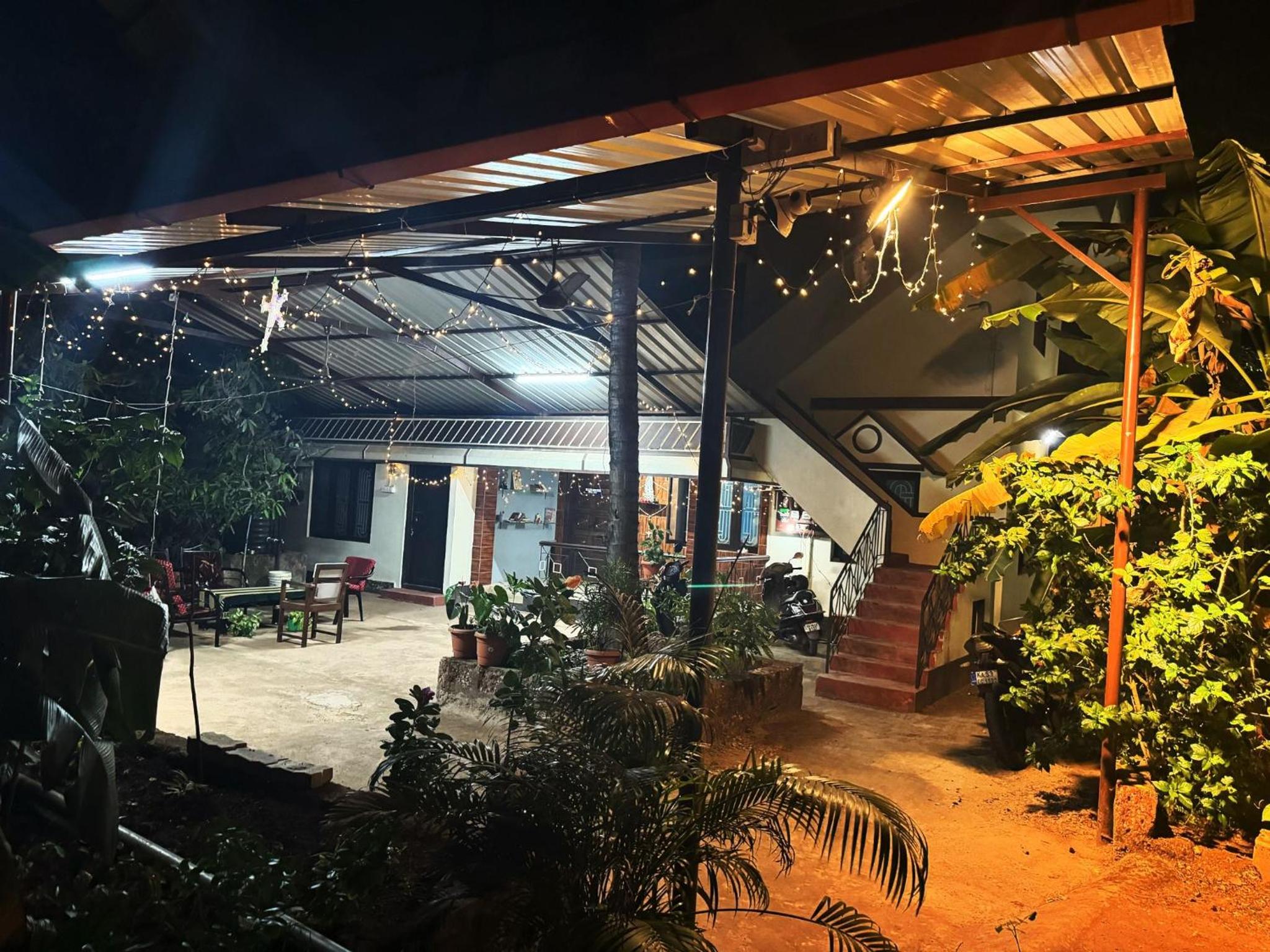 KENSONS BUDGETSTAY- 2 Bedroom Private Apartment view 3