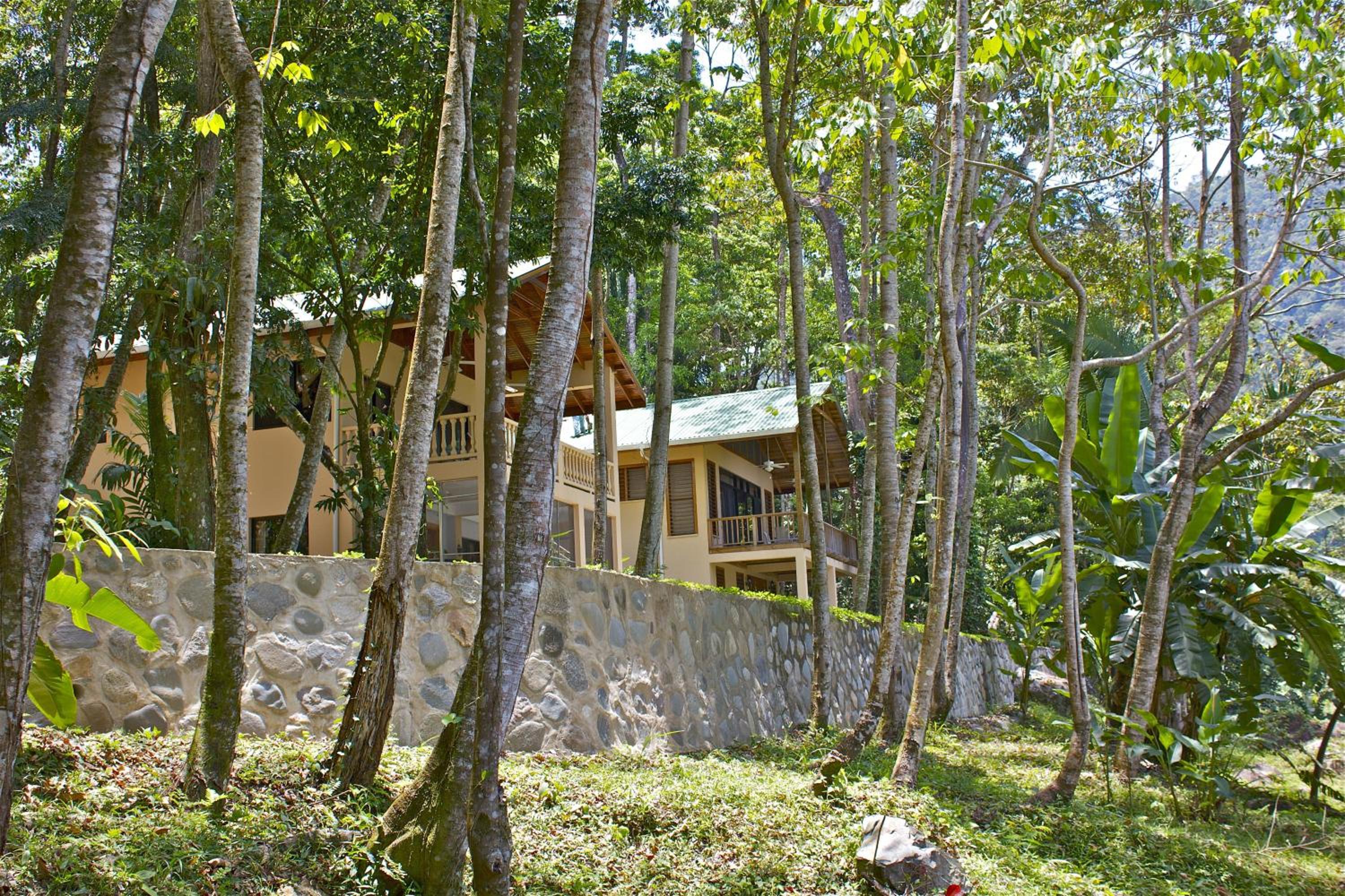 Villas Pico Bonito