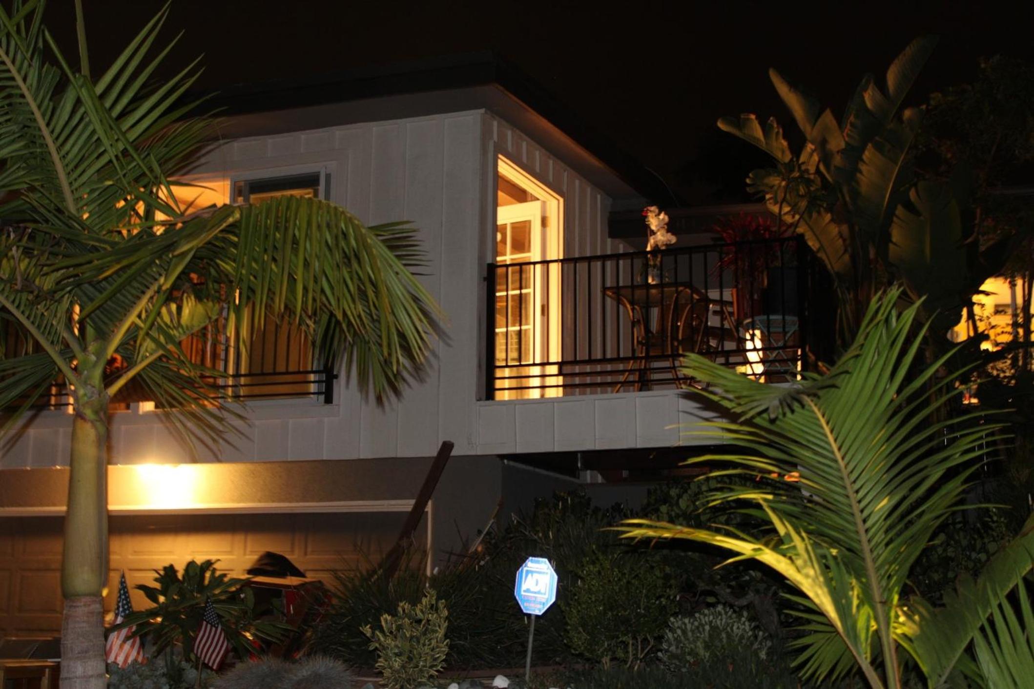 Overlooking Marina del Rey sailboats, is Green Ginger Playa Del Rey on the bluff,