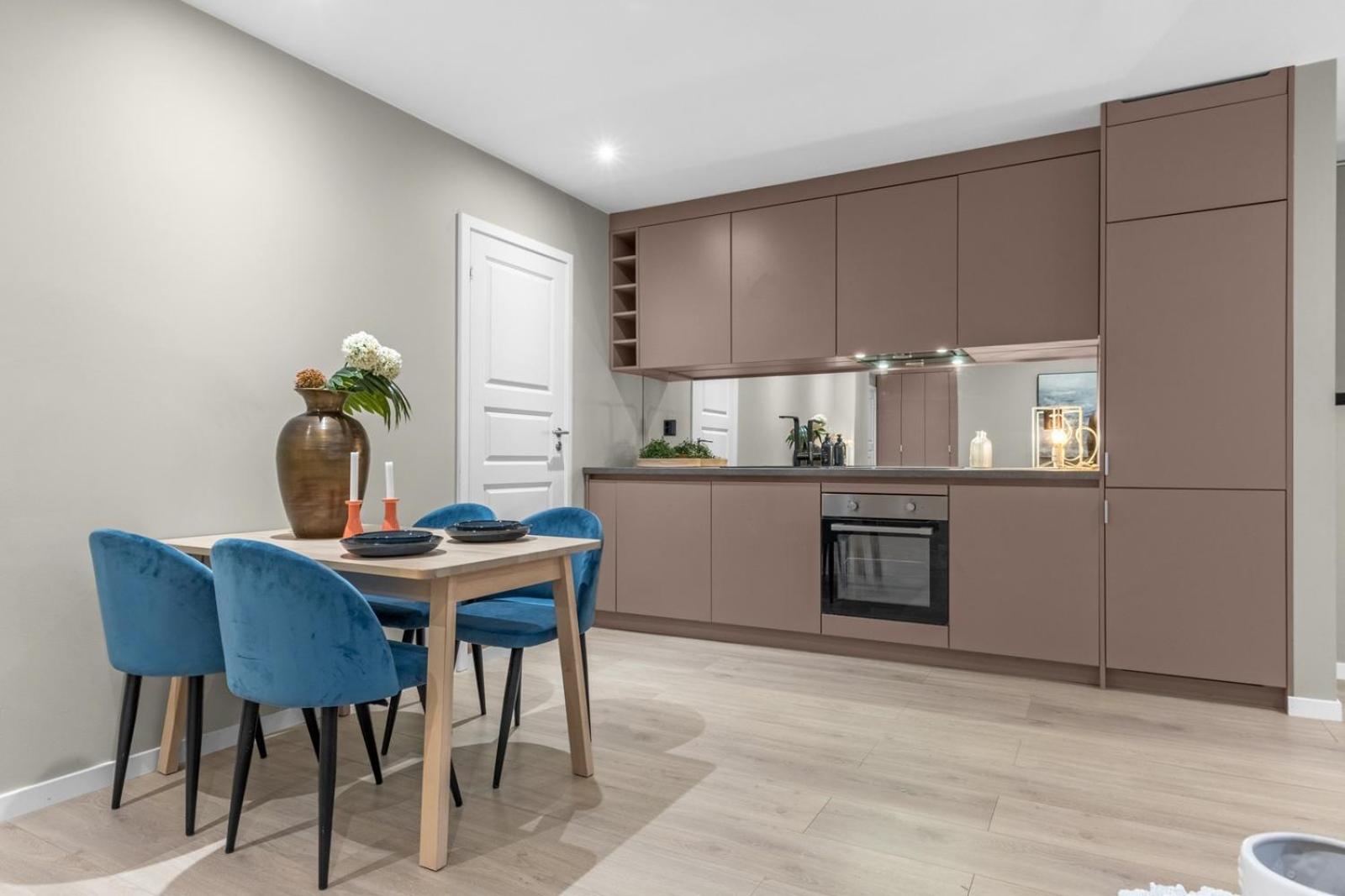 Modern in a luxurious area - Super central - 6 pax view 2