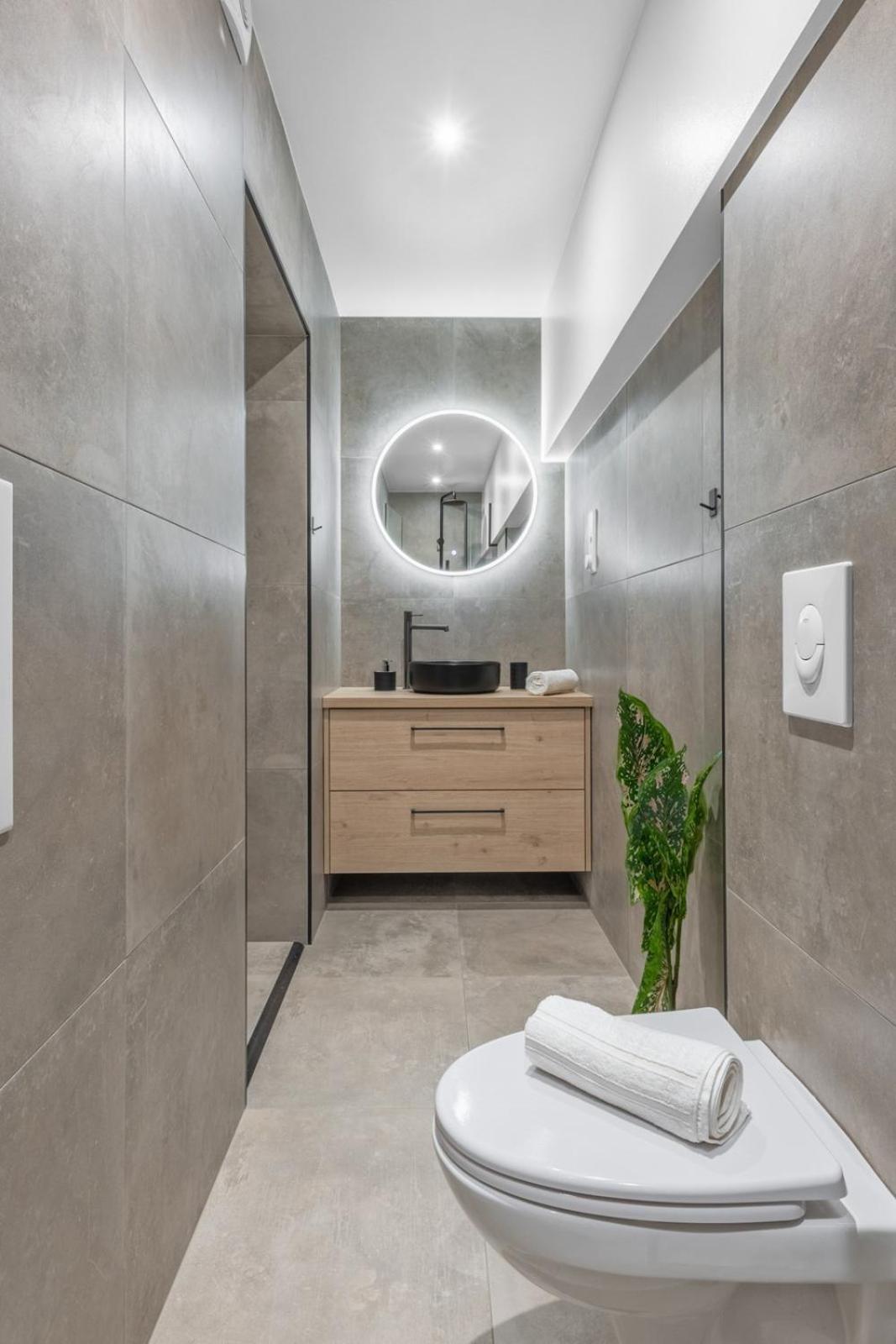 Modern in a luxurious area - Super central - 6 pax view 5