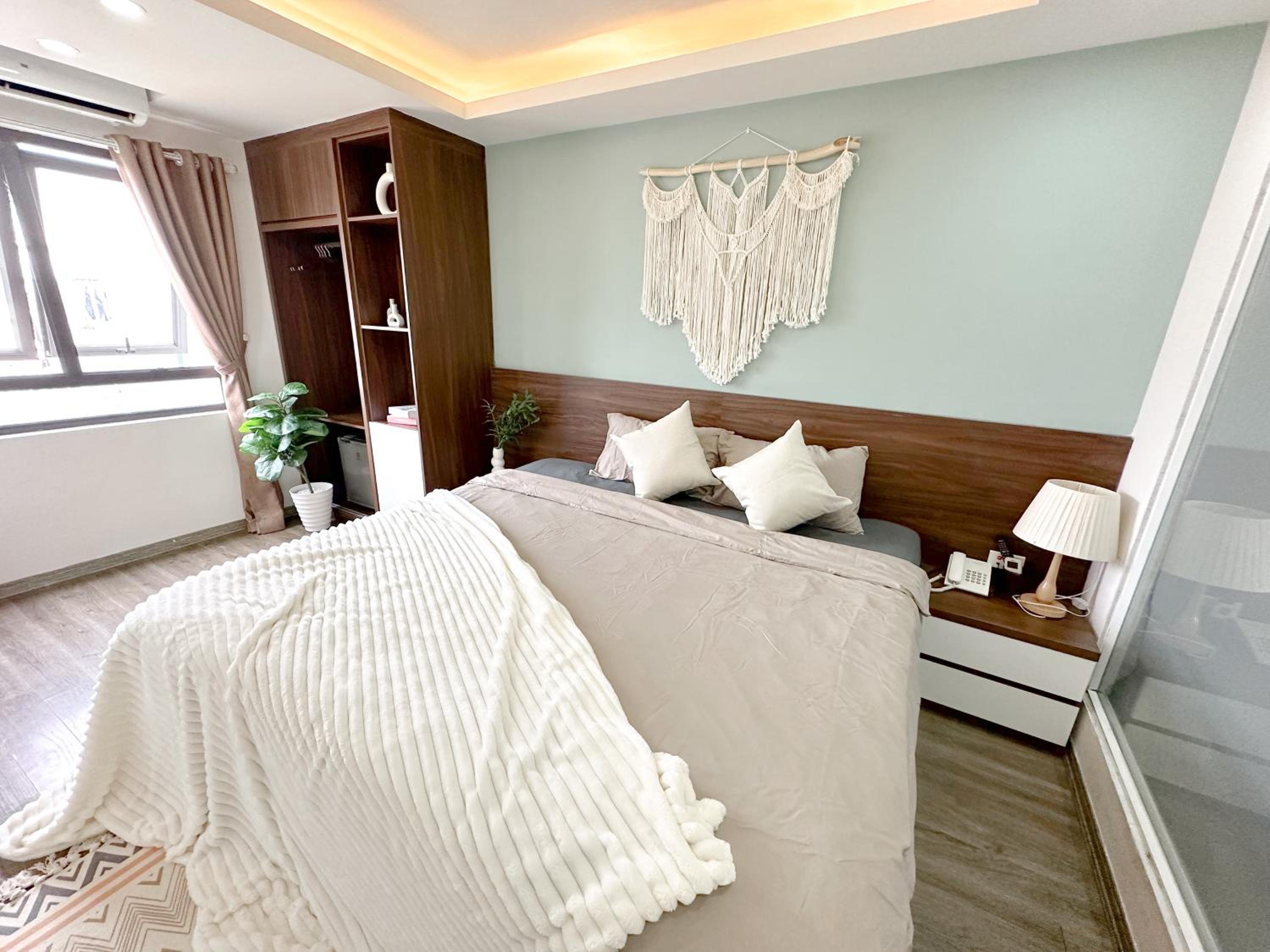Green Hotel & Apartment HN - by BAY LUXURY