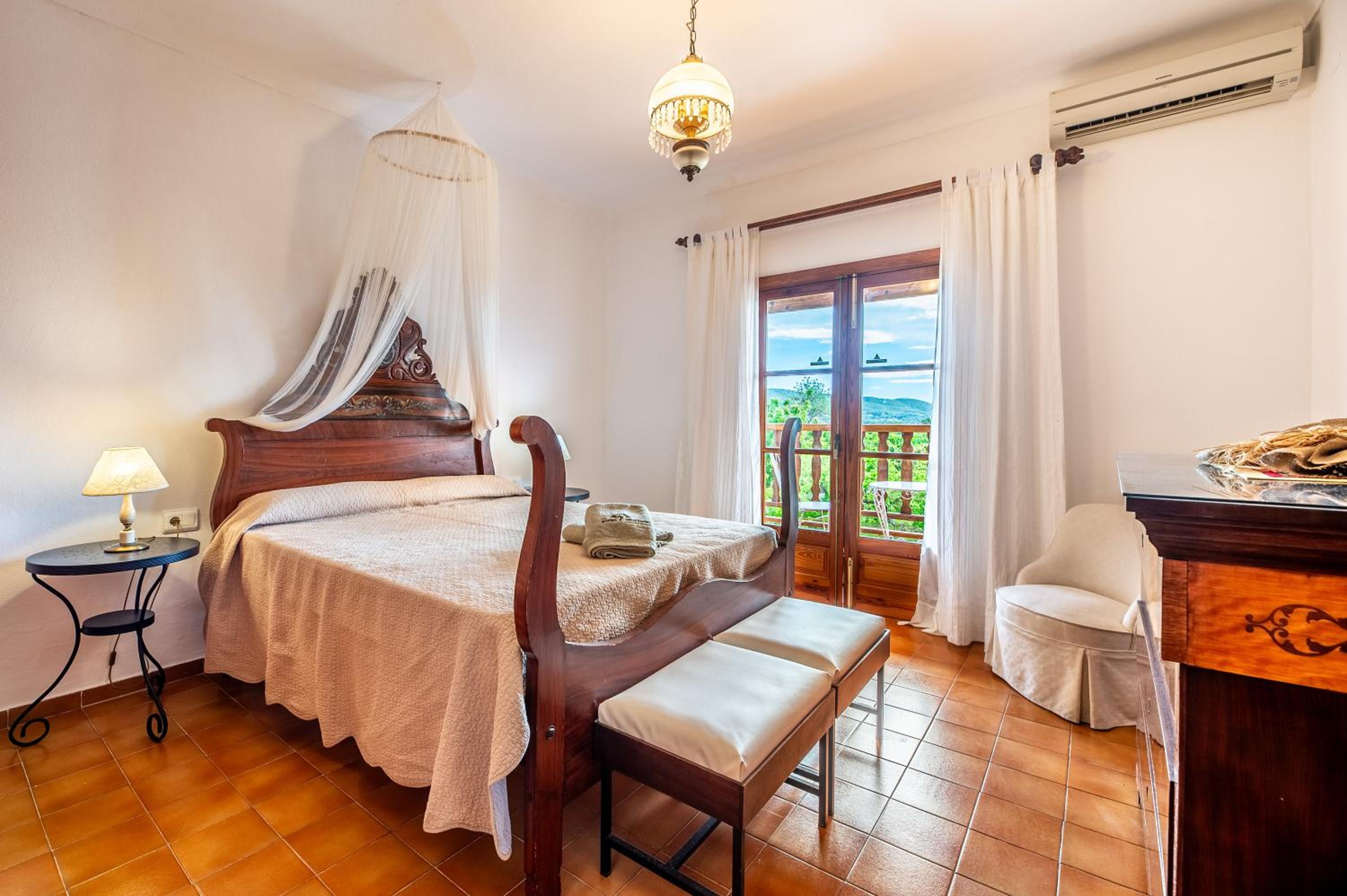 Can Joan Durban photo 5