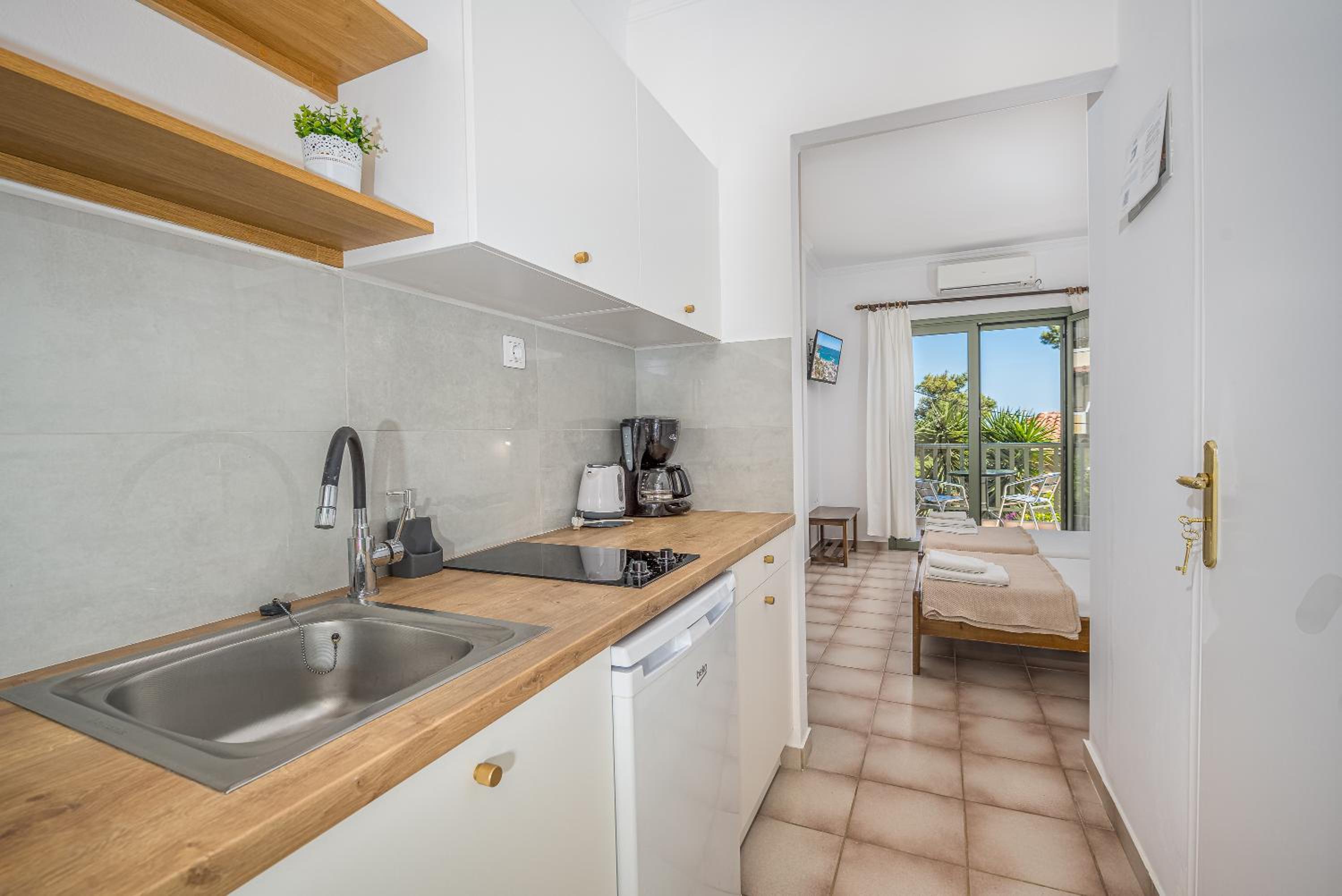 123 Soleil Studios view 2