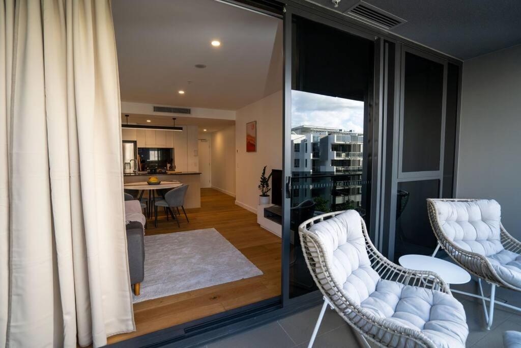 Stylish central apartment w pool, gym and more
