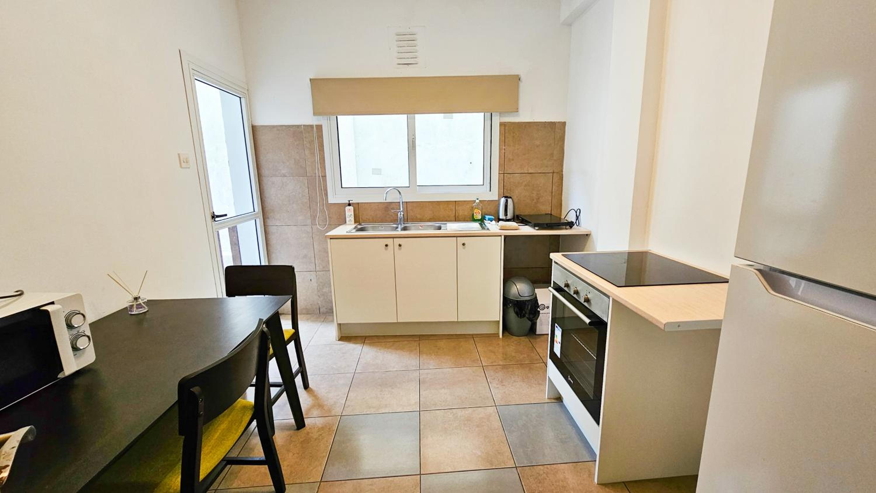 Sunshine City Apartment, 150m from Chabad Lubavitch