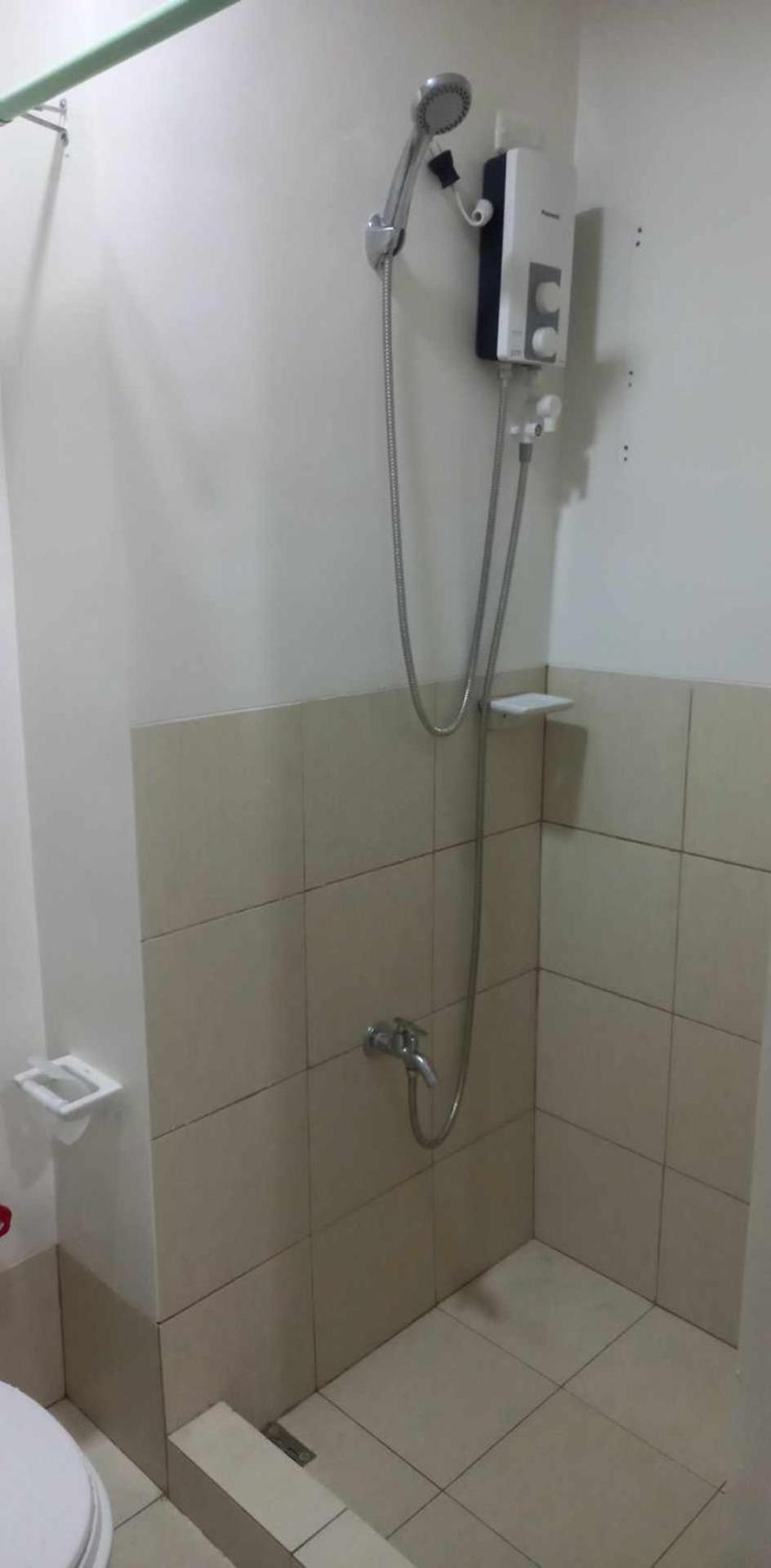 Comfy 1 Bedroom with Netflix & Free Wifi - Trees Residences Condominium
