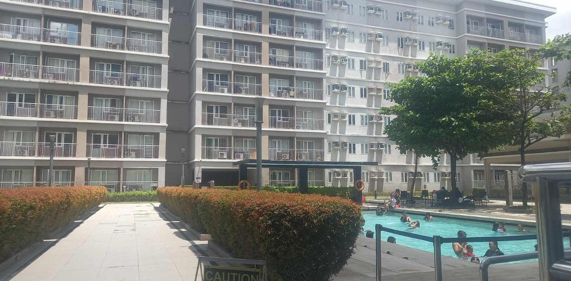 Comfy 1 Bedroom with Netflix & Free Wifi - Trees Residences Condominium