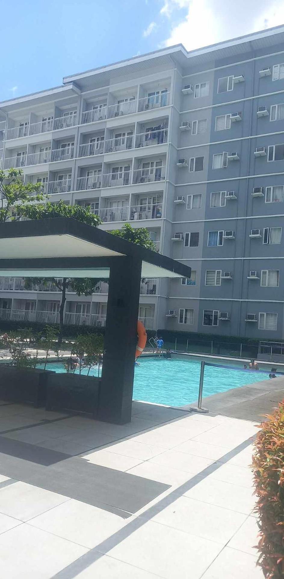 Comfy 1 Bedroom with Netflix & Free Wifi - Trees Residences Condominium