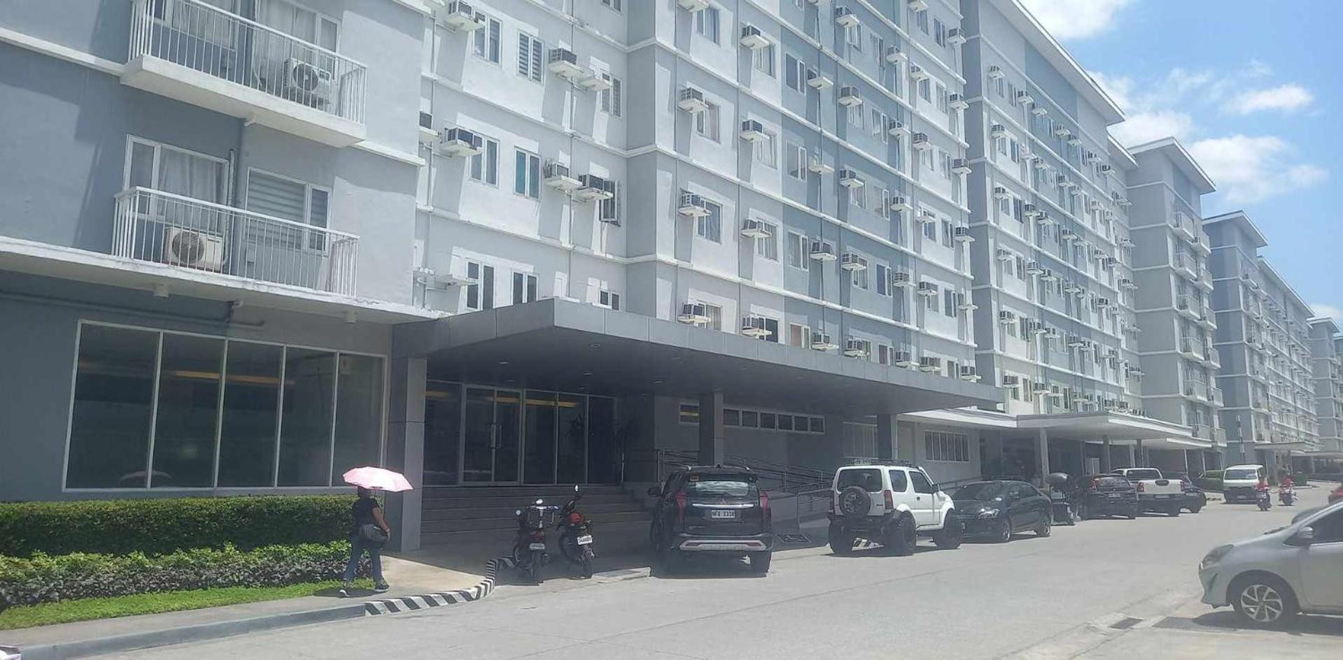 Comfy 1 Bedroom with Netflix & Free Wifi - Trees Residences Condominium