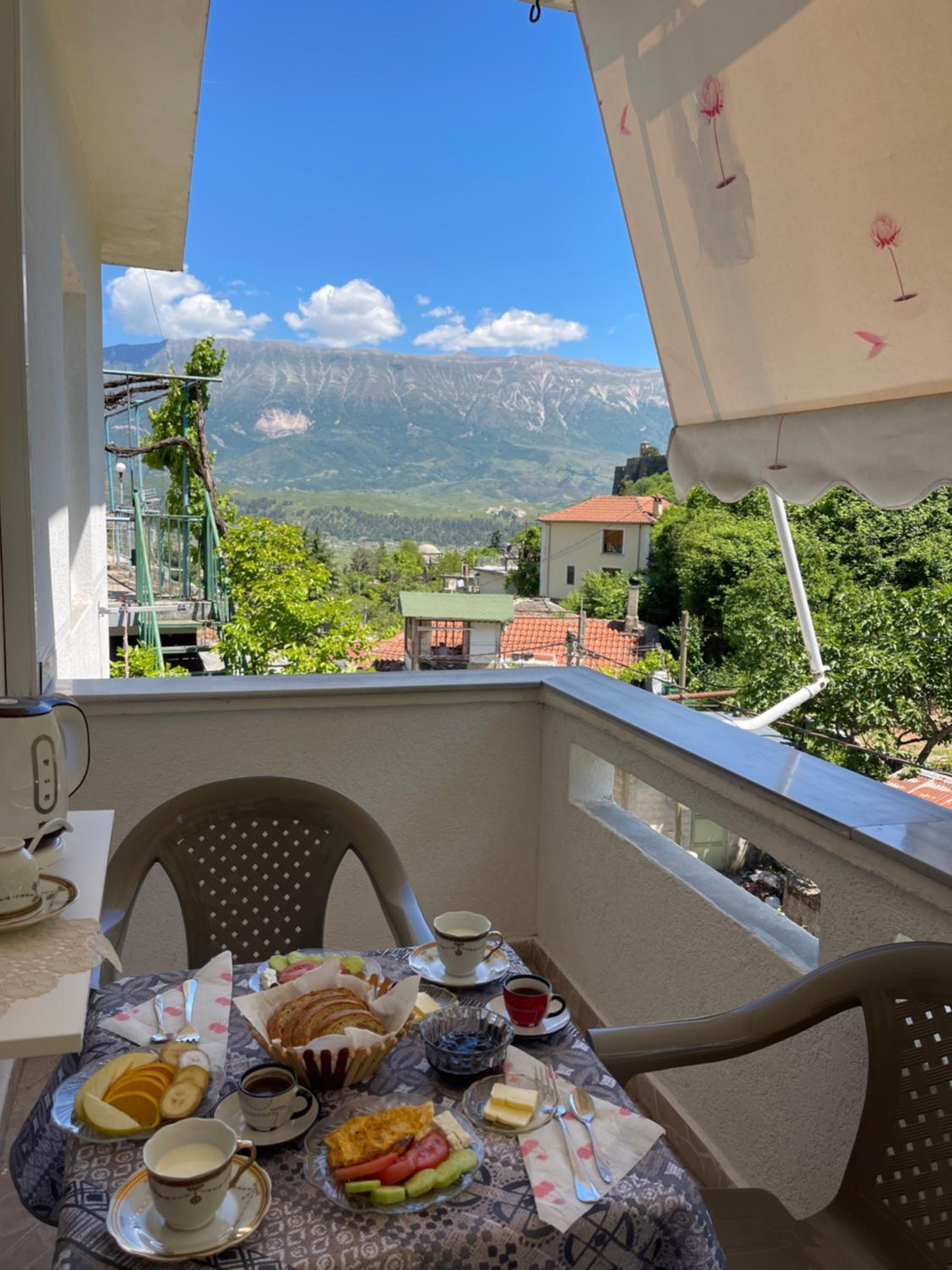 Latifi Guesthouse