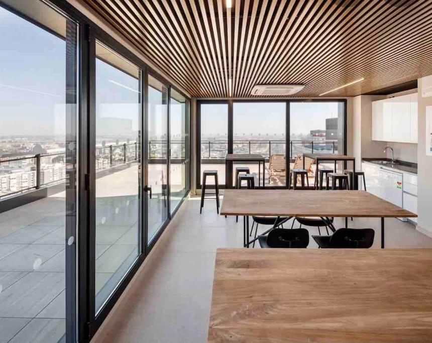 Business Apartament, Torre Australis