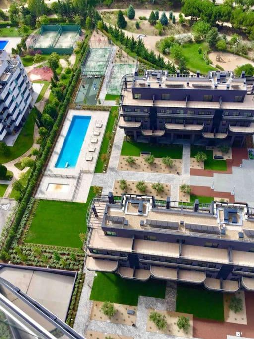 Business Apartament, Torre Australis