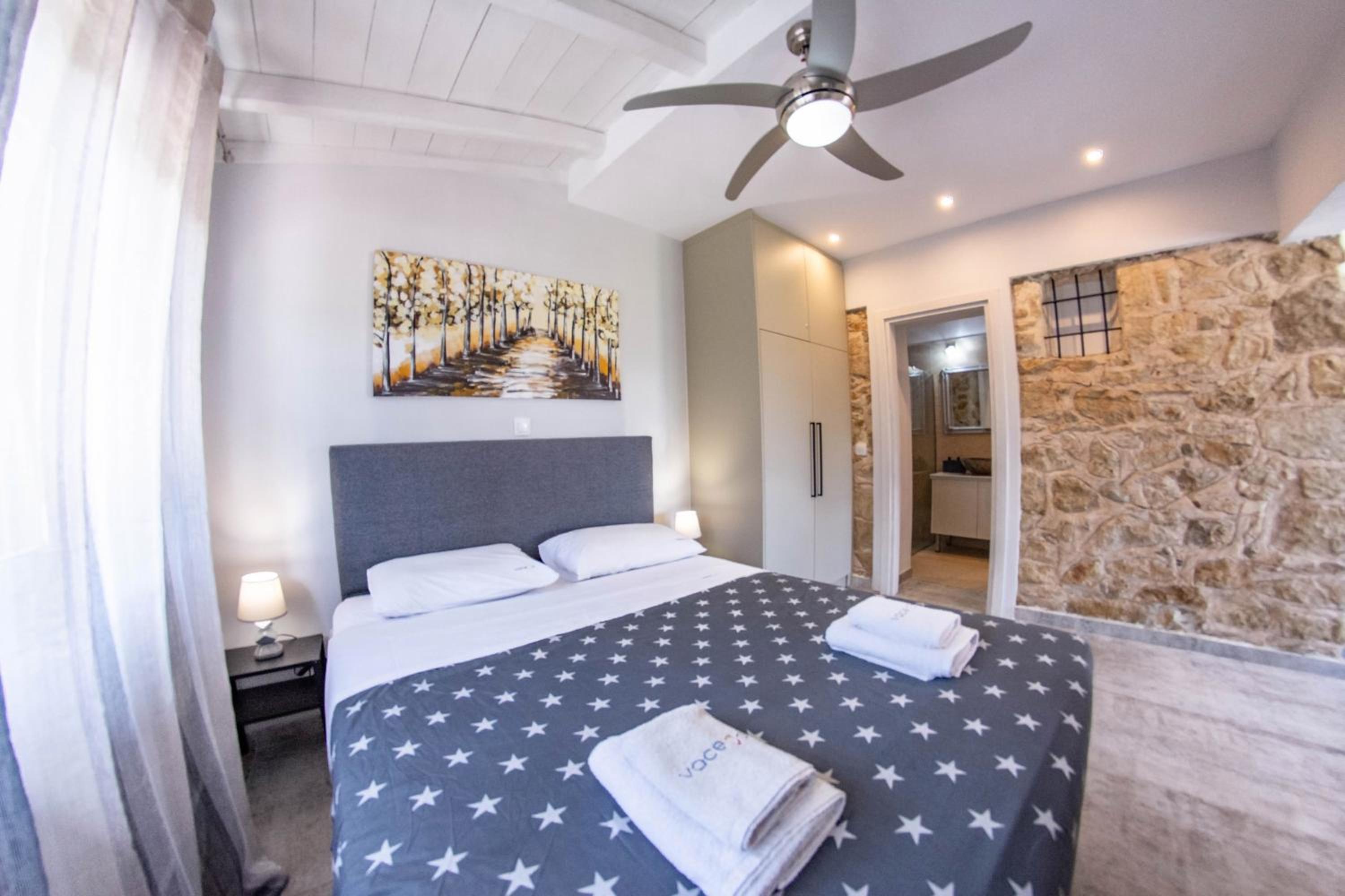 Gems Suites en Corfu Town — bedroom