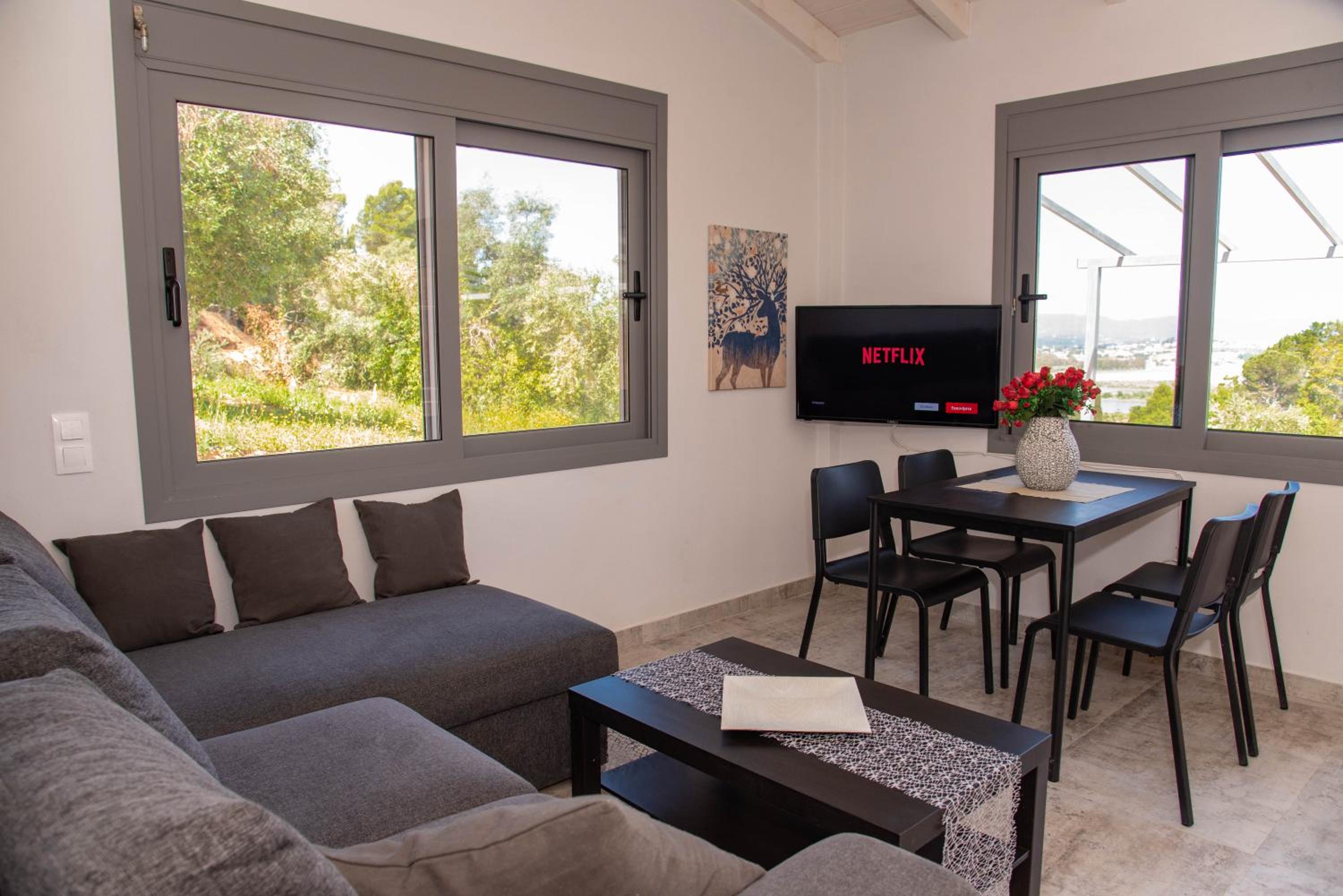 Gems Suites en Corfu Town — hotel room