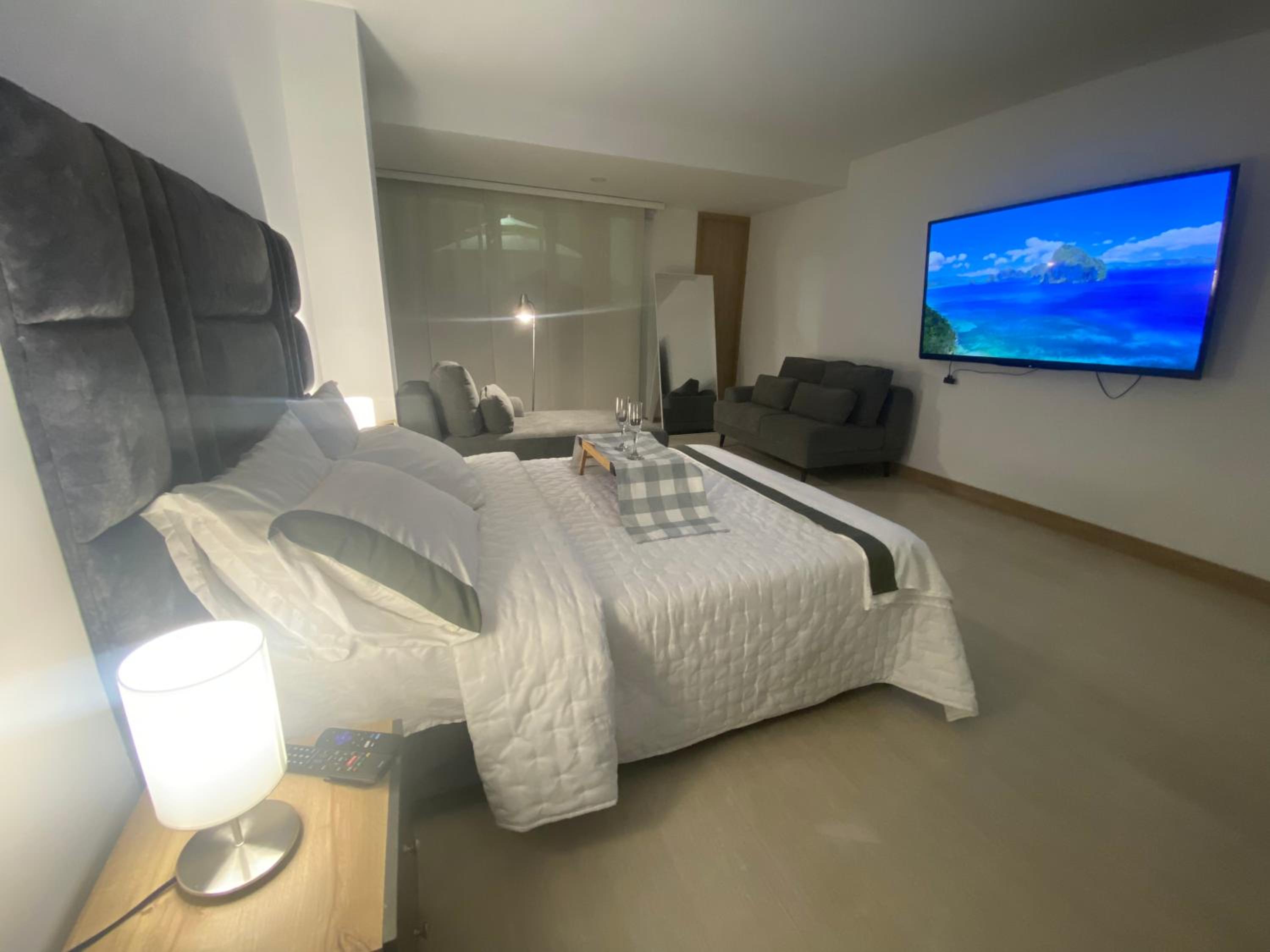 Hermoso Aparta suite con ingreso privado Piscina turco y gimnasio