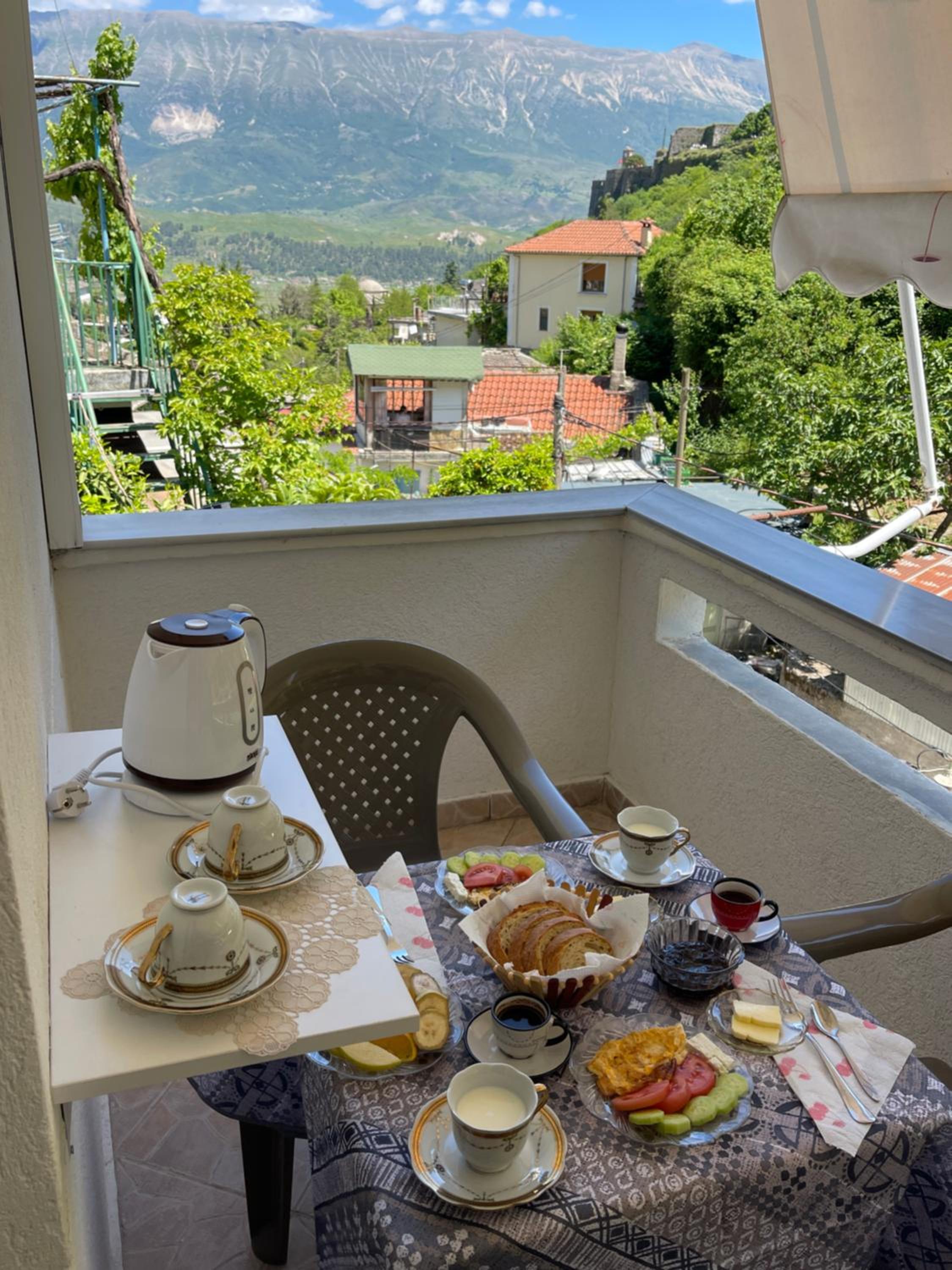 Latifi Guesthouse