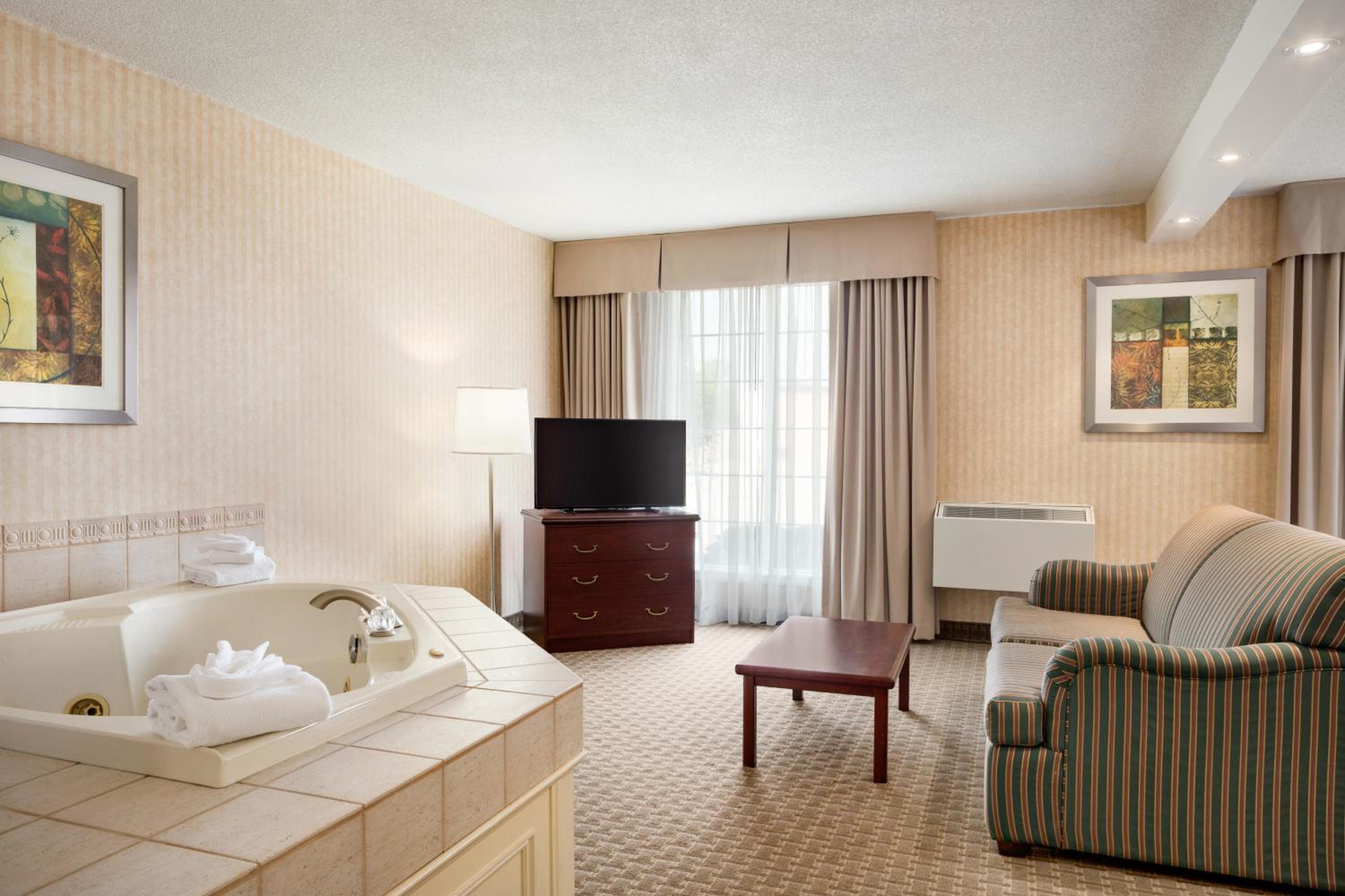 Brantford Vacations - Days Inn by Wyndham Brantford - Property Image 7