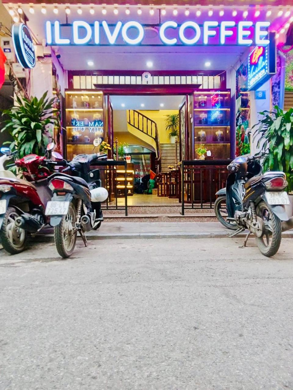 IL Divo Hostel 8 Hàng Đào & Travel & Spa - Hanoi Old Quarter