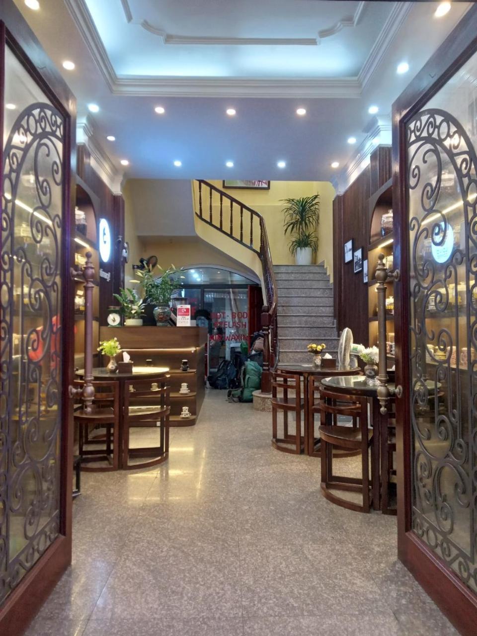 IL Divo Hostel 8 Hàng Đào & Travel & Spa - Hanoi Old Quarter