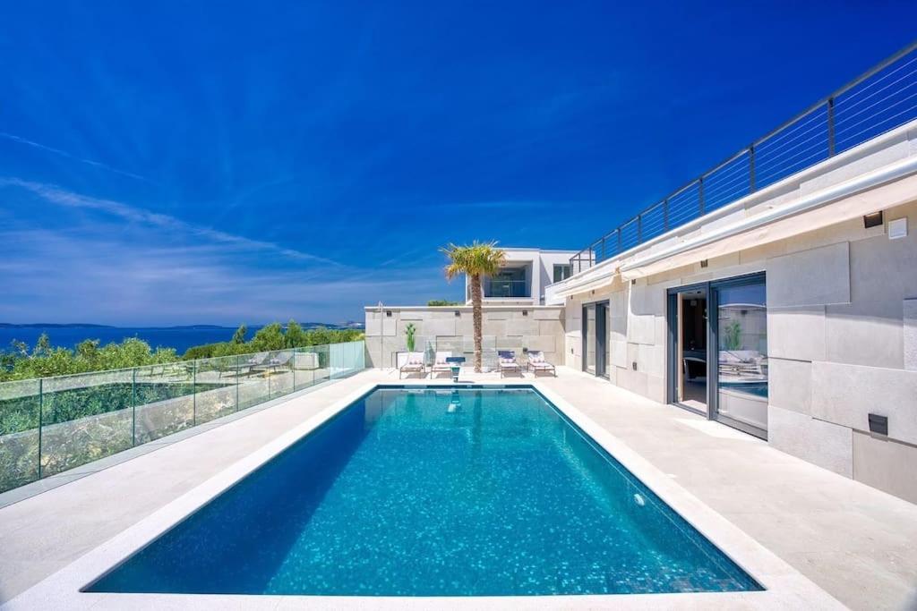 Villa Magic View Split with pool