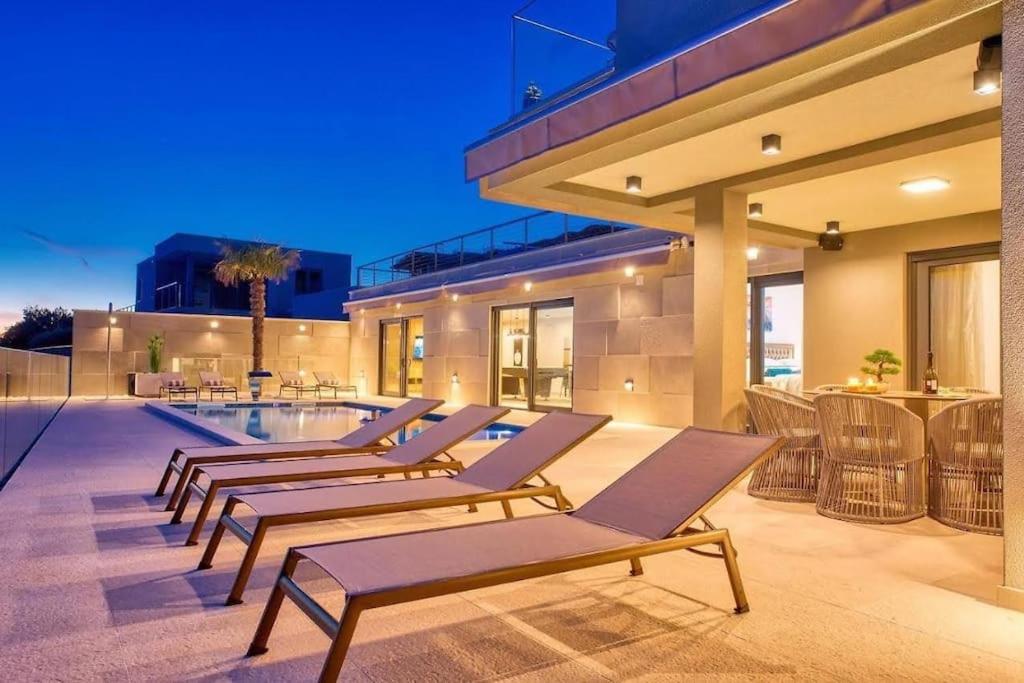 Villa Magic View Split with pool