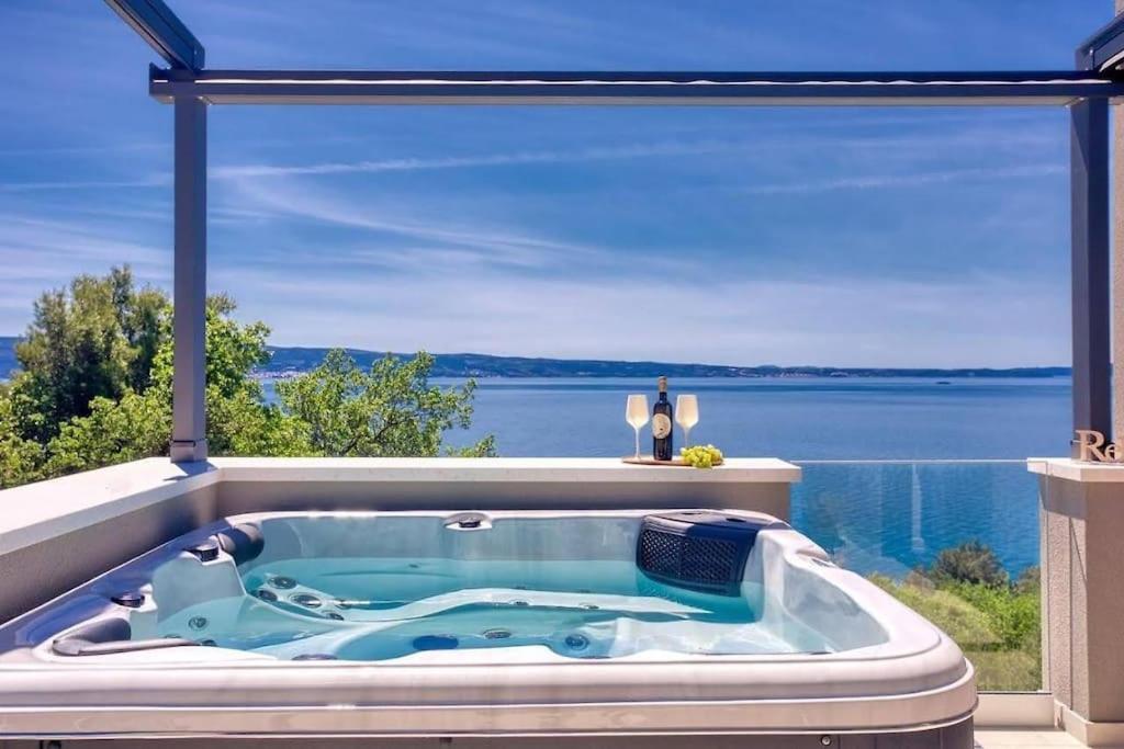 Villa Magic View Split with pool