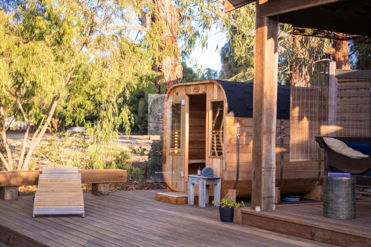 Torquay Bliss Retreat with Sauna and Hot Tub