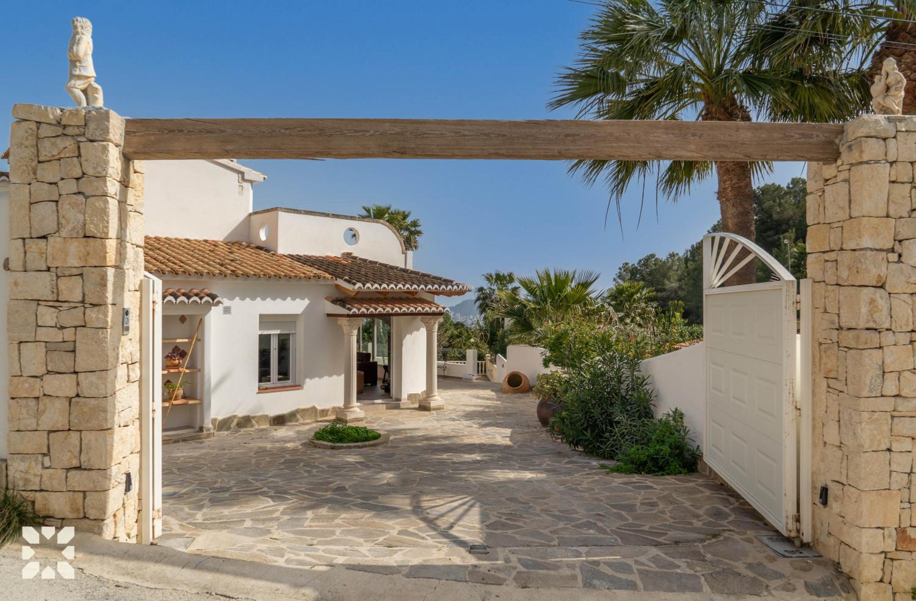 Villa Condor by Abahana Villas