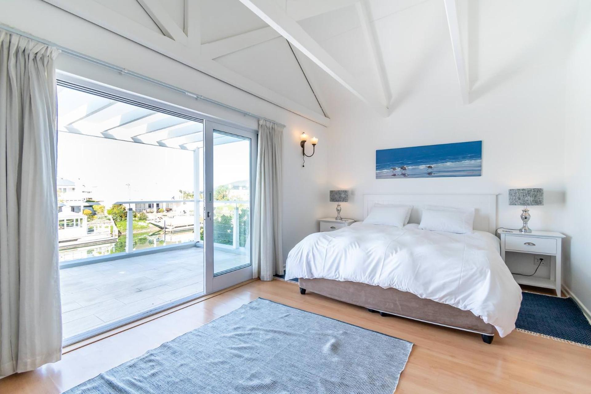 Easy canal living on Thesen Islands