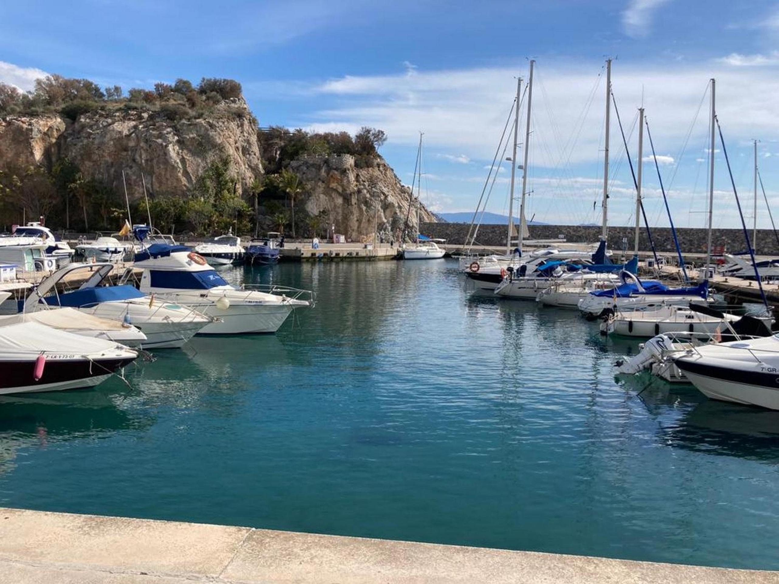 Icon Marina B