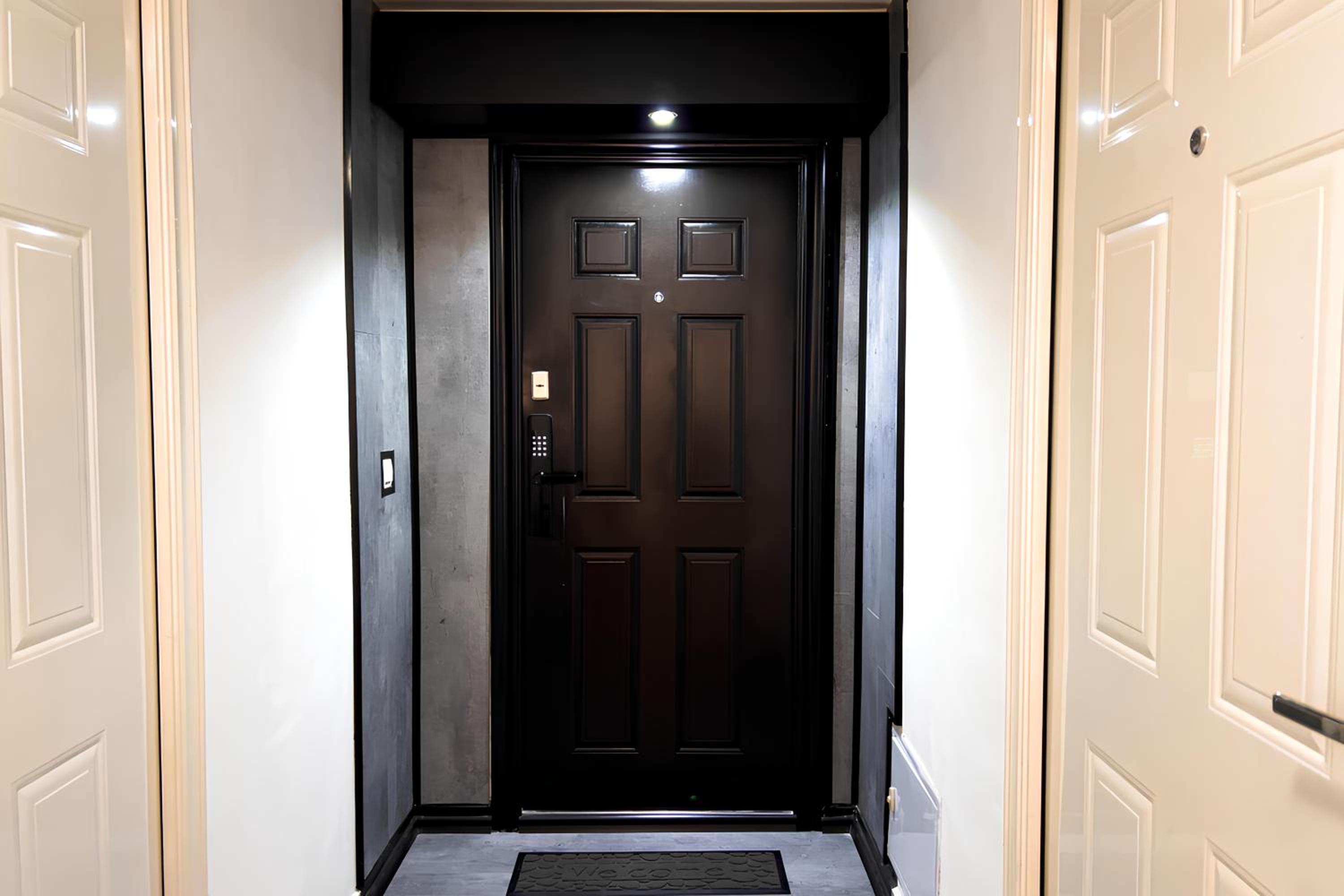Karas Lux Apartment view 3