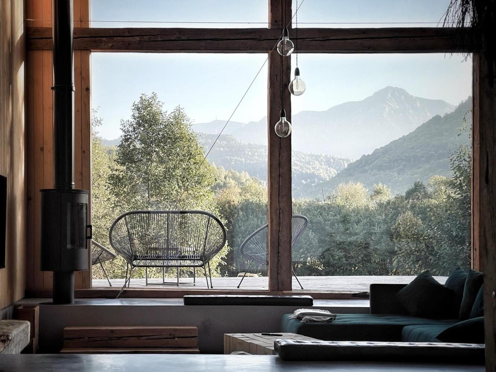 Râșnov Villa - Hot Tub & Views - Geist Home view 5