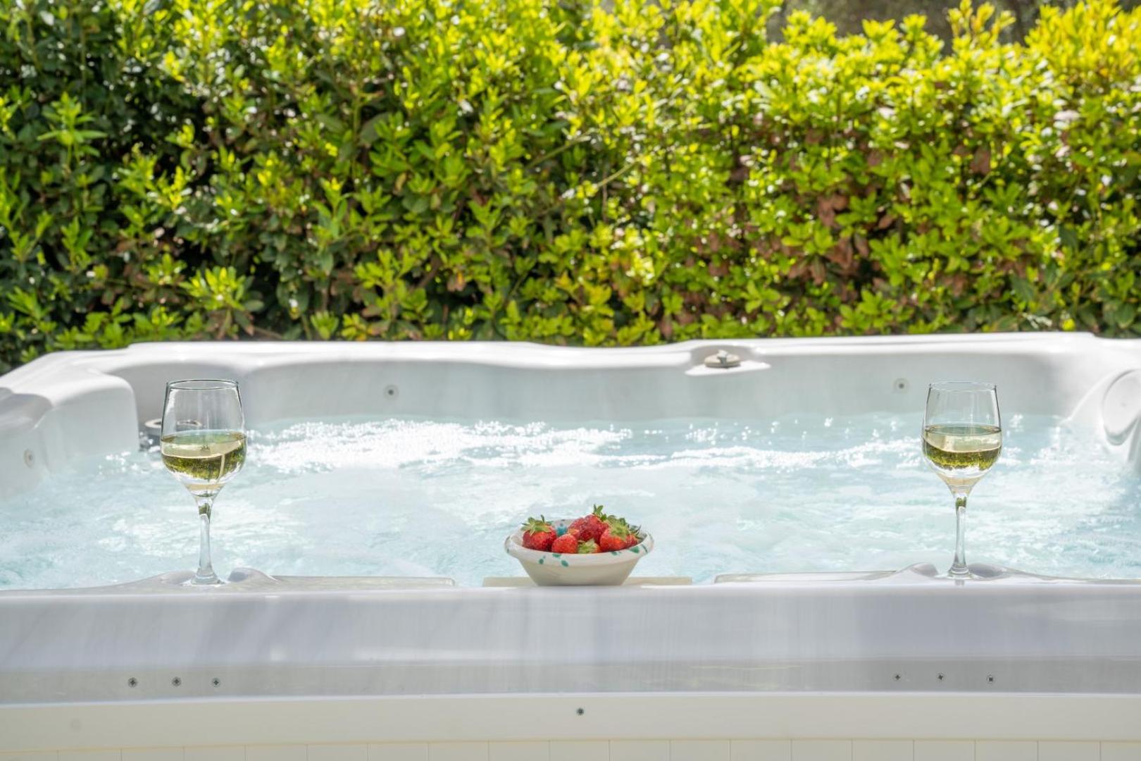 Trullo dei Sogni con Piscina e Jacuzzi