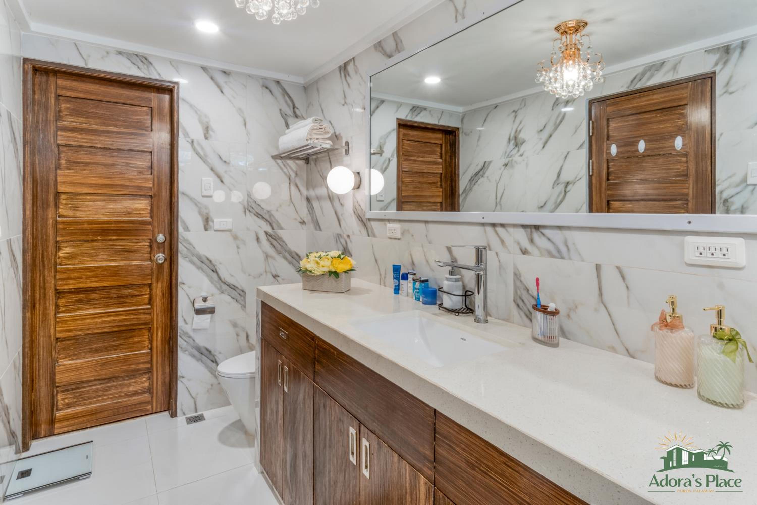 Adora's Place - Sleeps 16