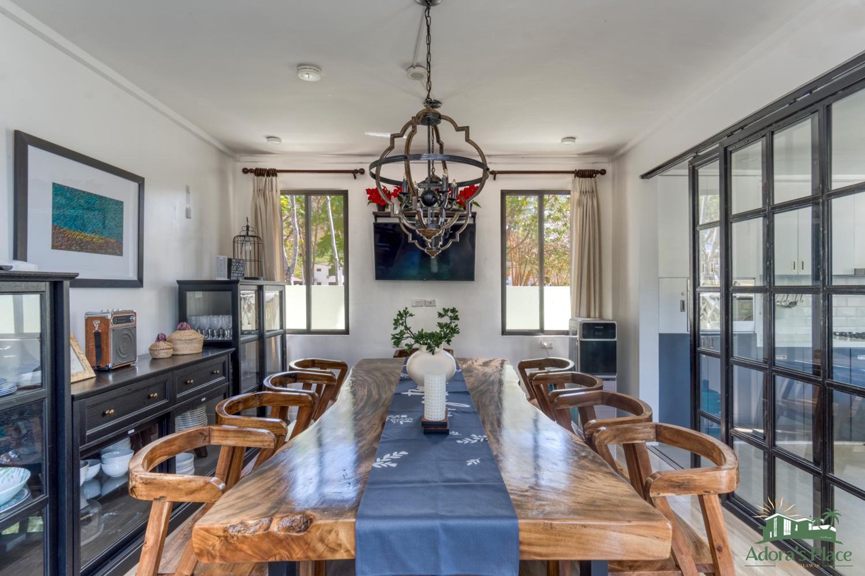 Adora's Place - Sleeps 16