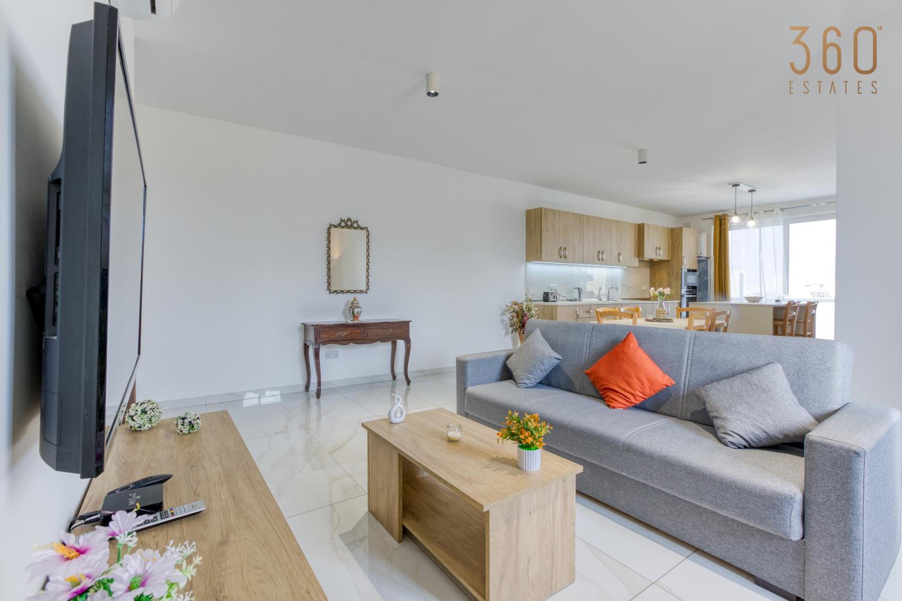 Cosy 3BR home with Balcony & Sofa bed in Zabbar by 360 Estates view 5