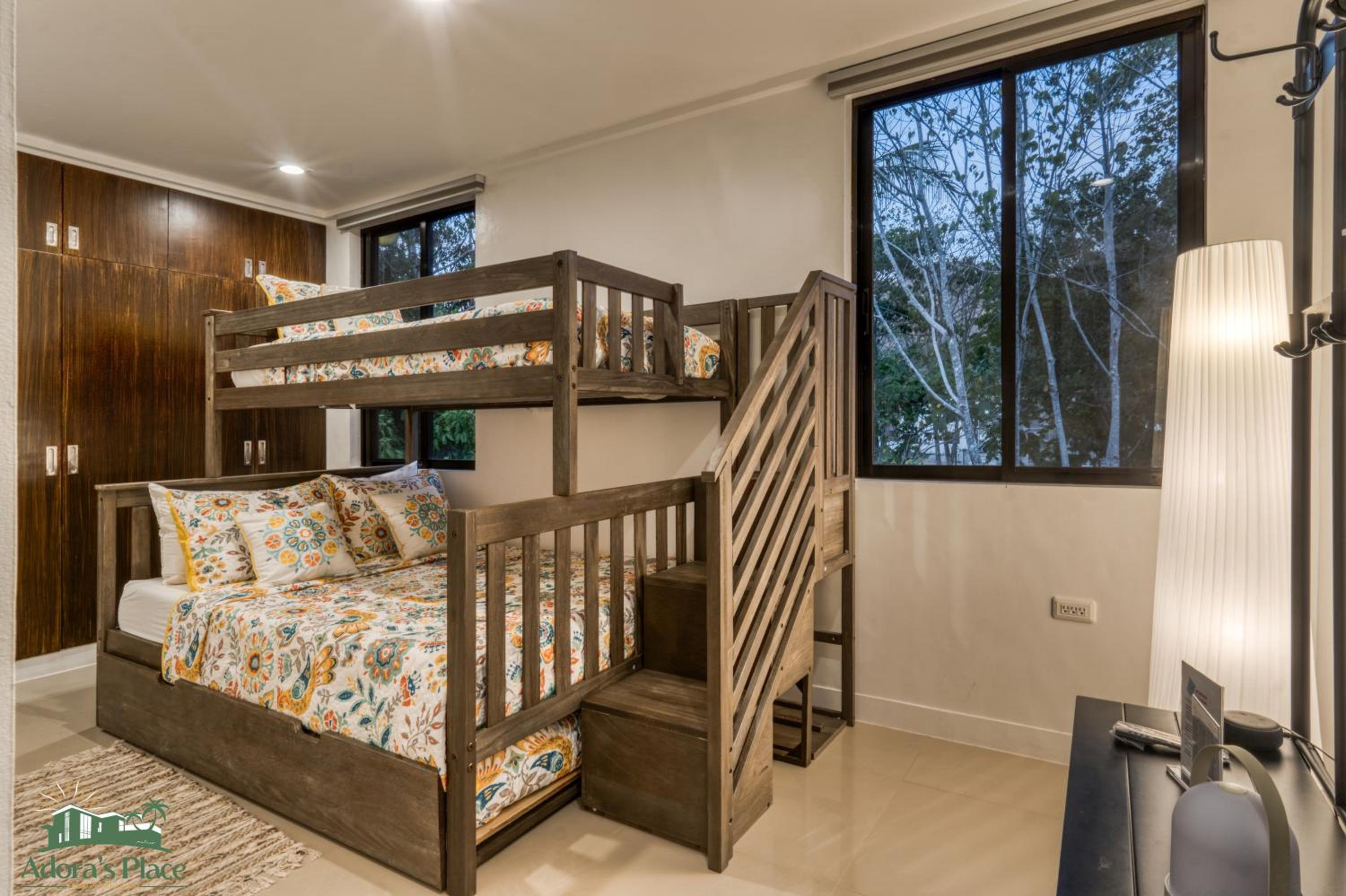 Adora's Place - Sleeps 16