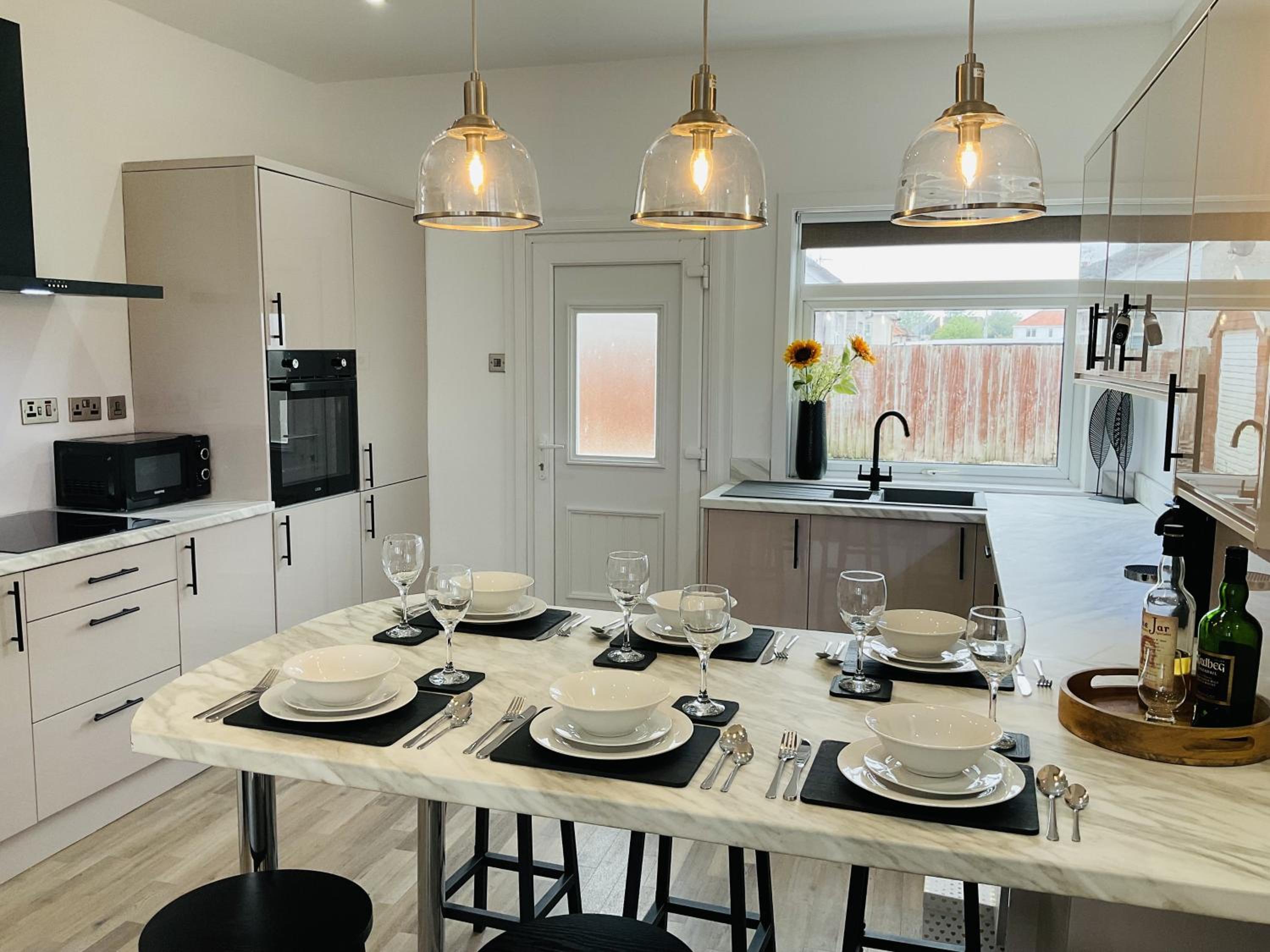 Harling House - Prestwick - 4 bedrooms view 2
