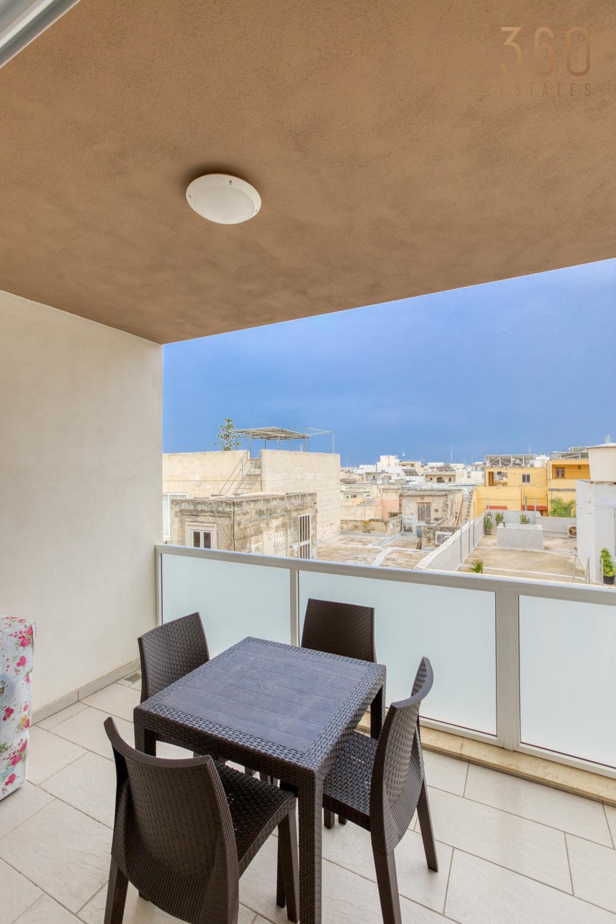 Cosy 3BR home with Balcony & Sofa bed in Zabbar by 360 Estates photo 5