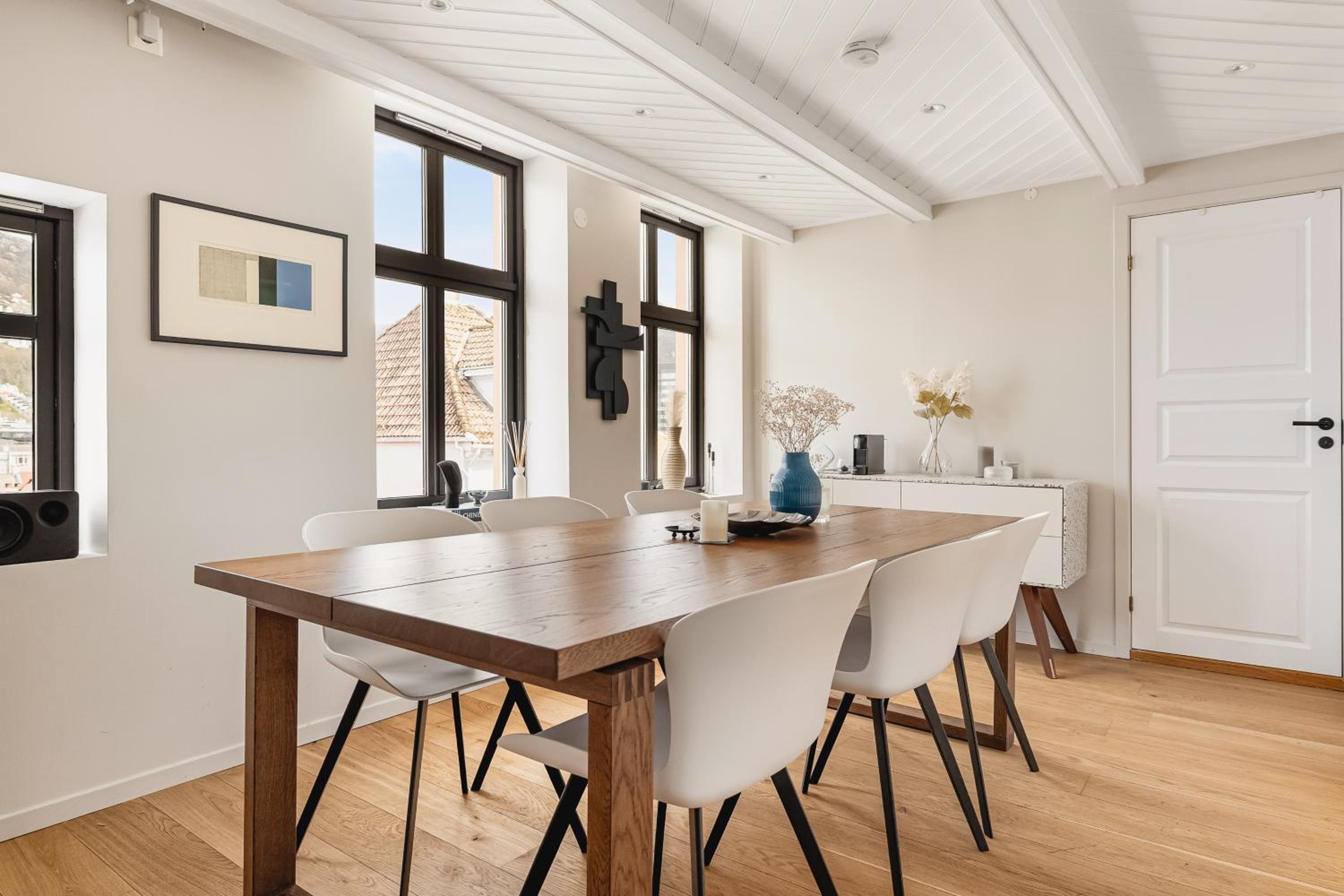 Top-floor Apart W/ Private Patio And Work Space view 2