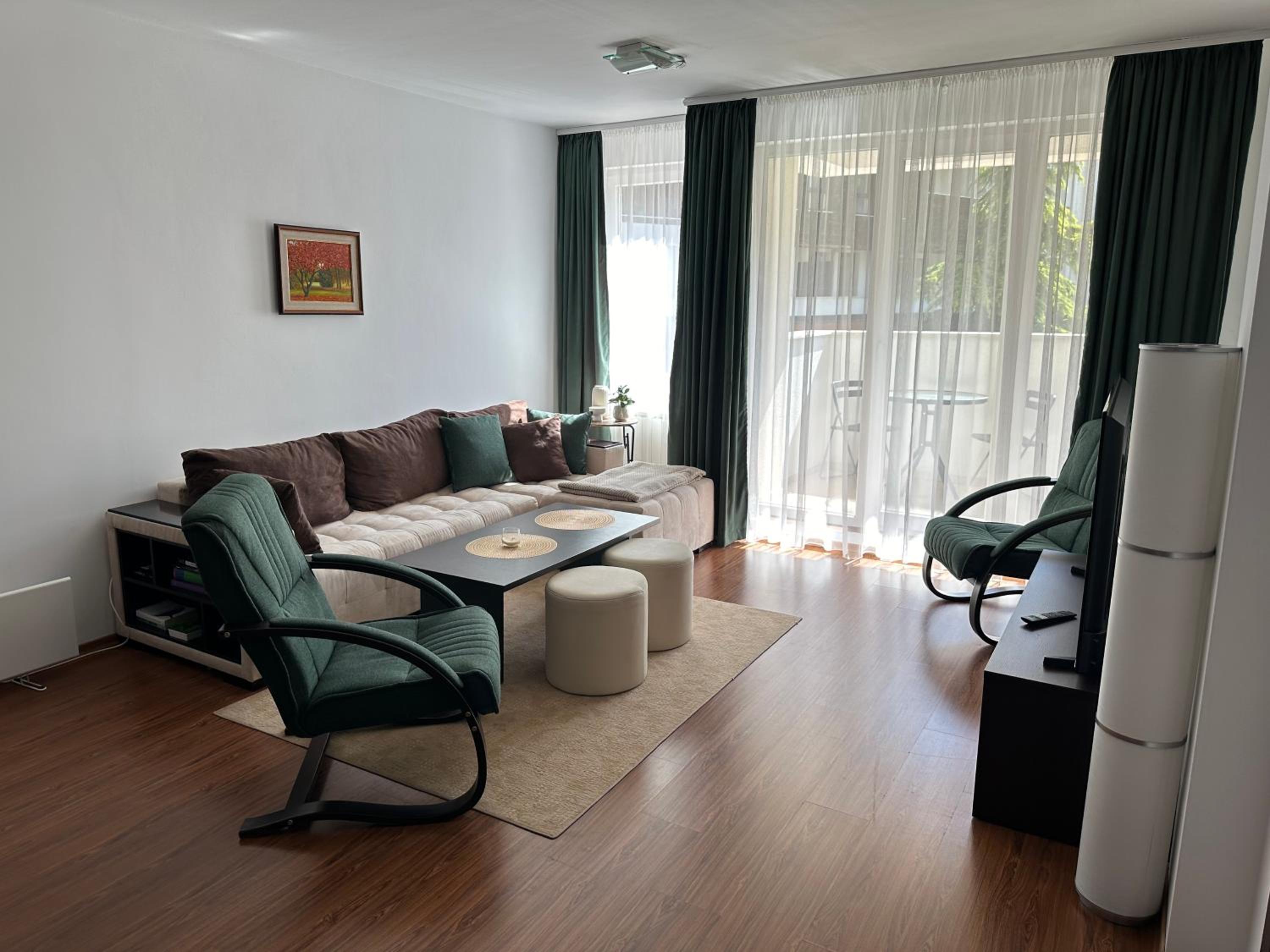 MonarX Suites