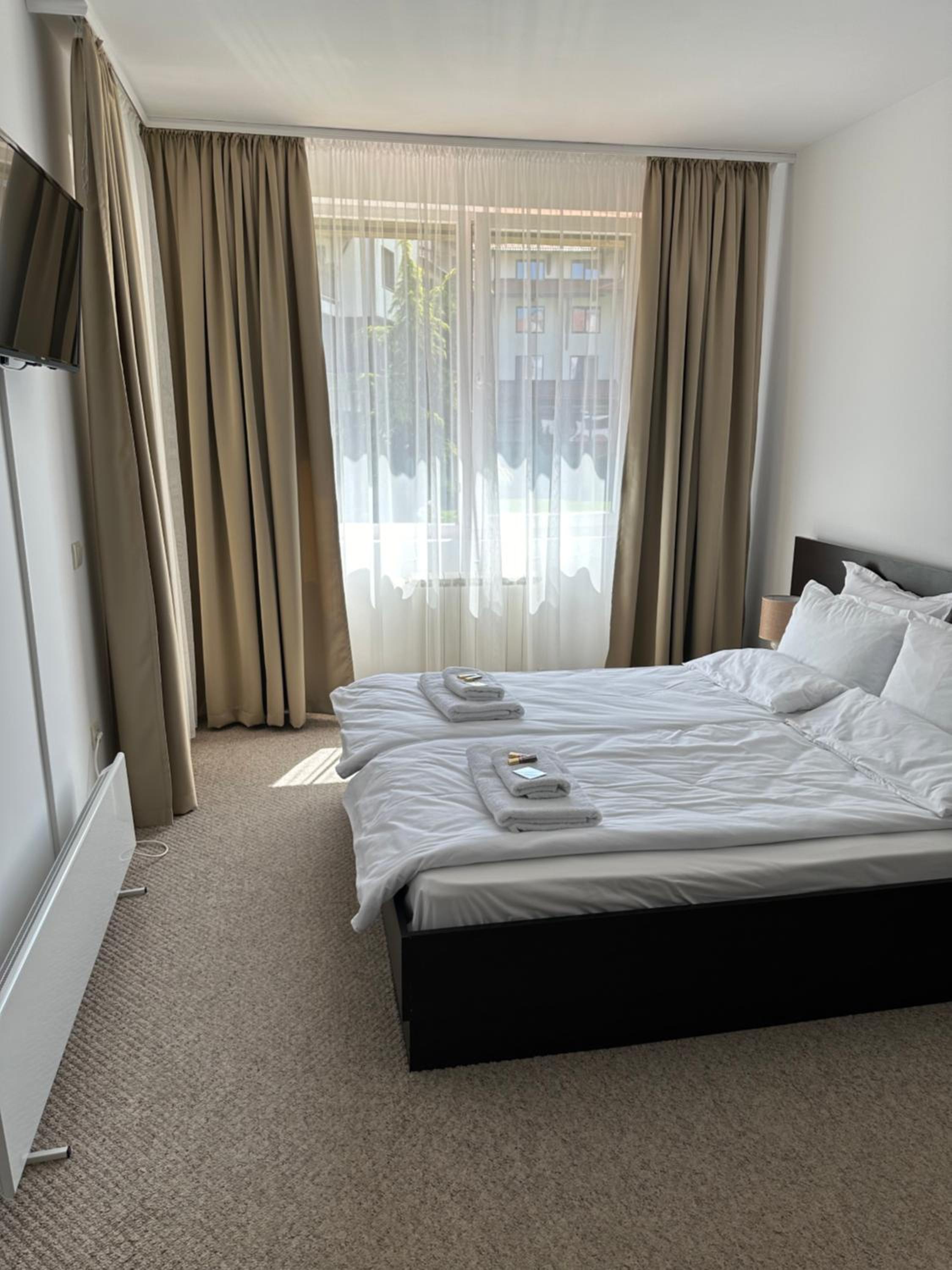 MonarX Suites