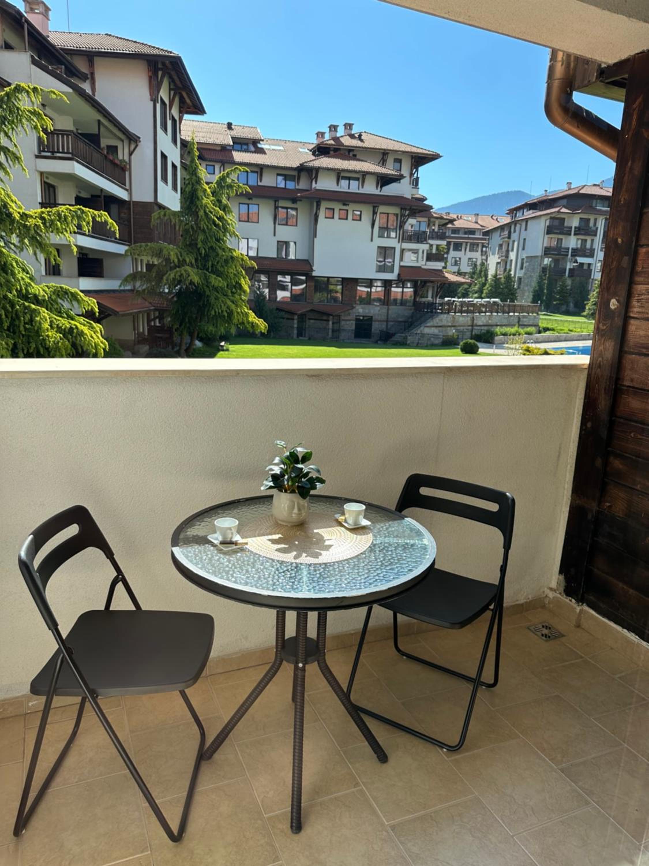 MonarX Suites