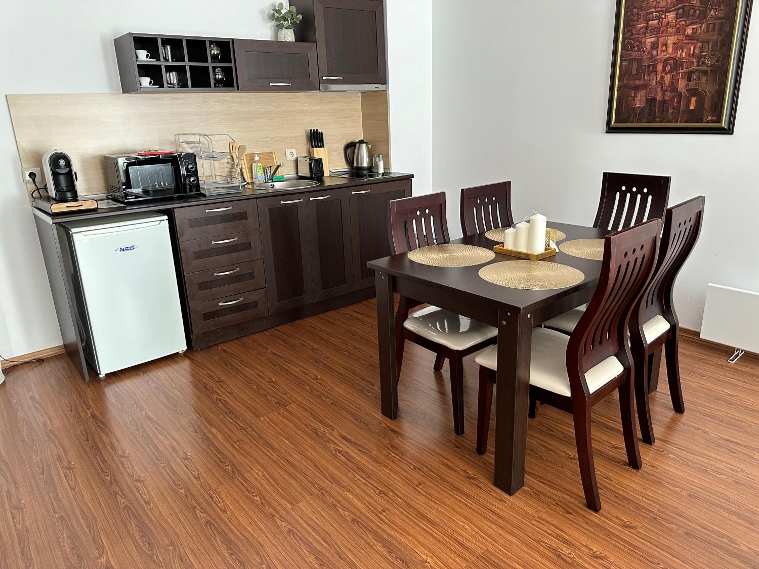 MonarX Suites