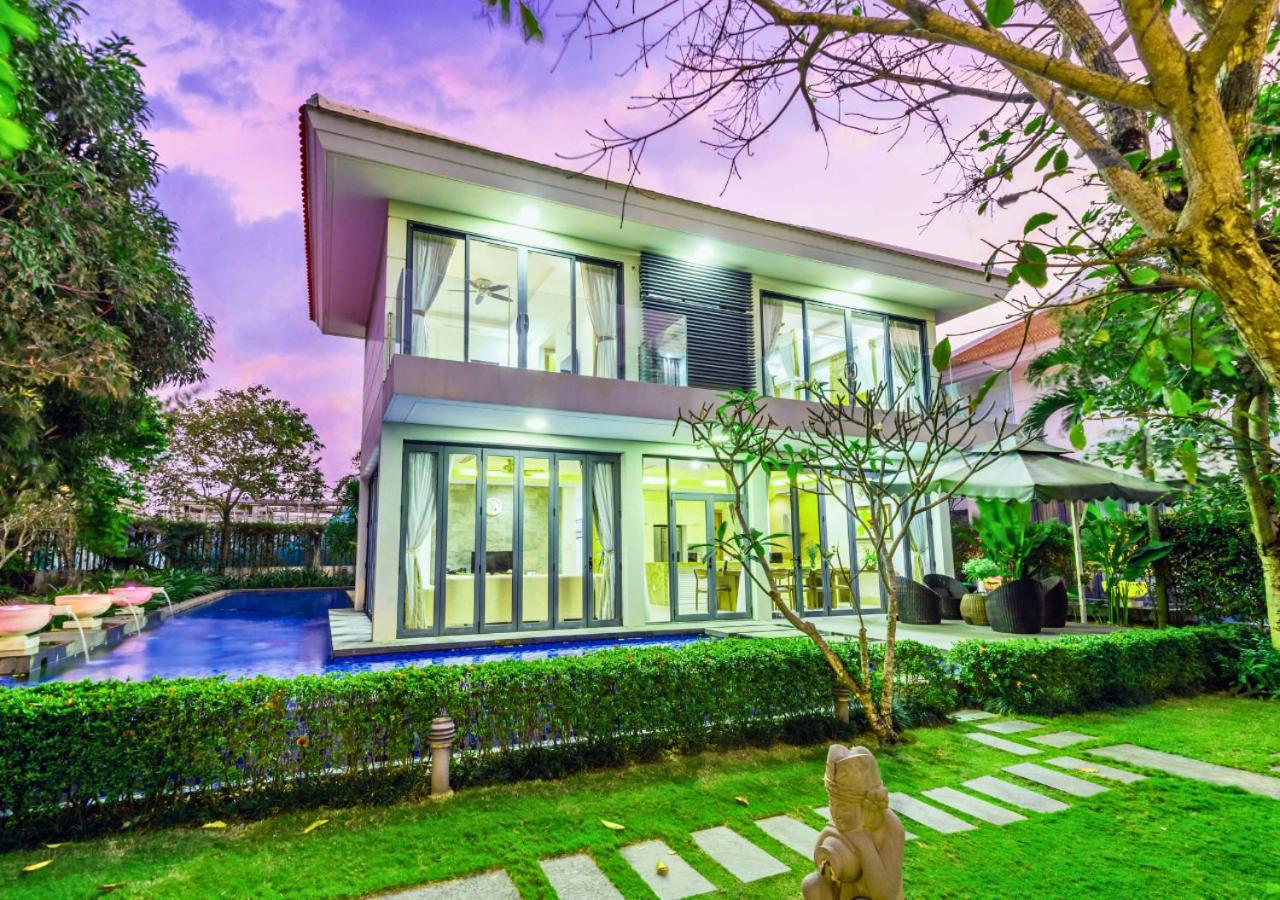 Deluxe Beachside Resort Danang