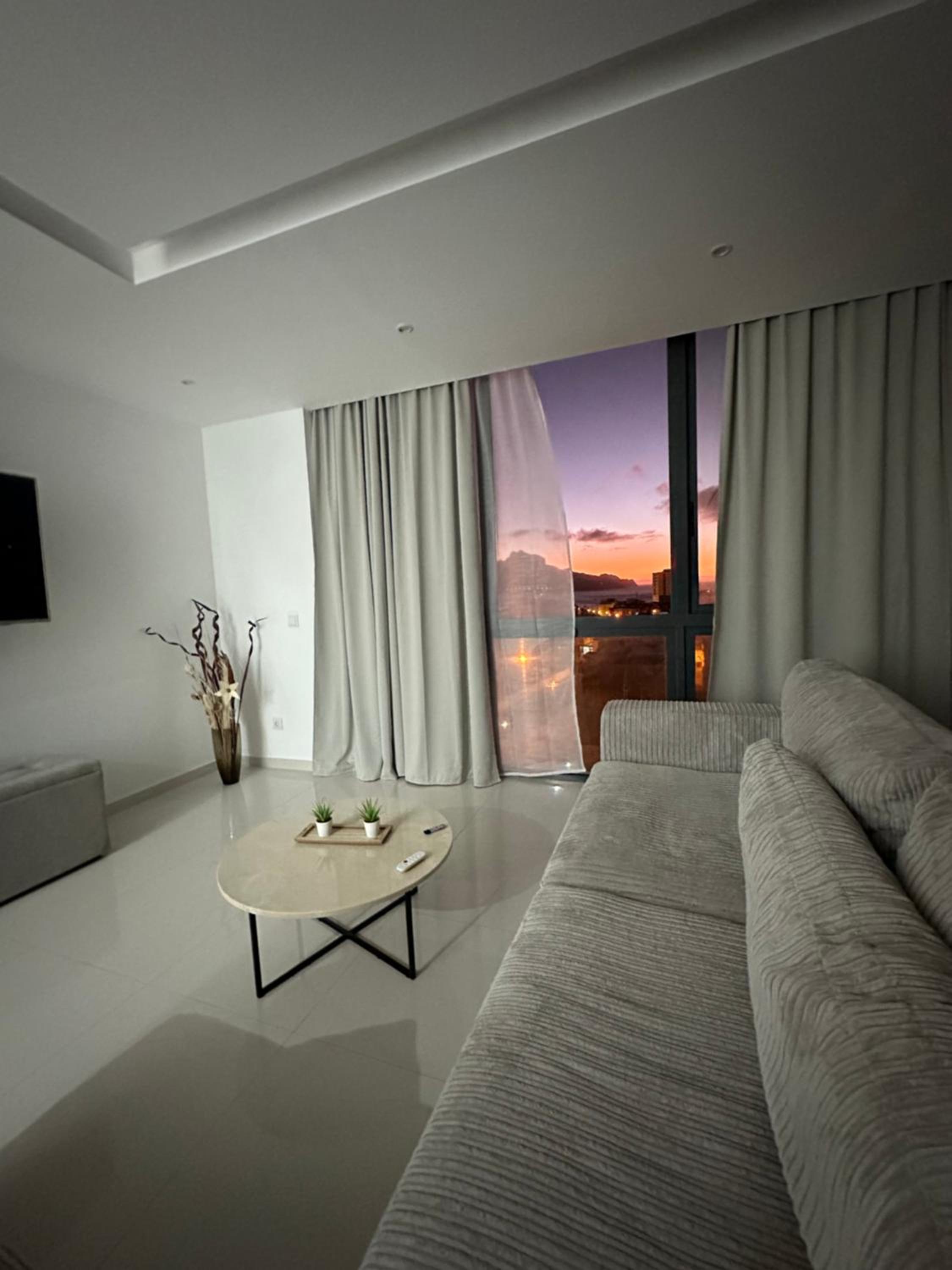 Sharksproperties Apartment
