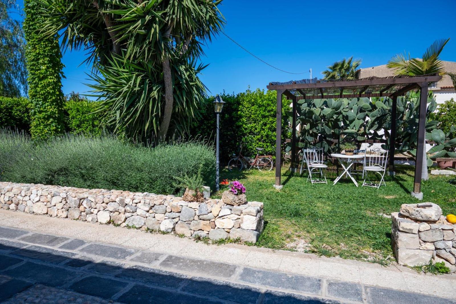 La Virgy per Noto with share swimming pool with wonderful sea view