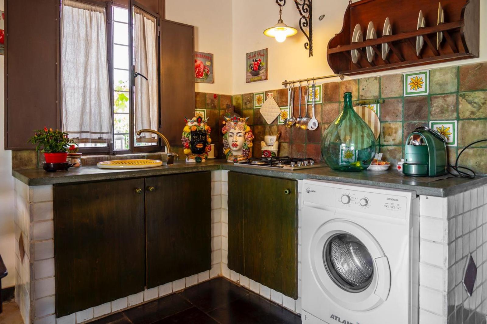 La Virgy per Noto with share swimming pool with wonderful sea view