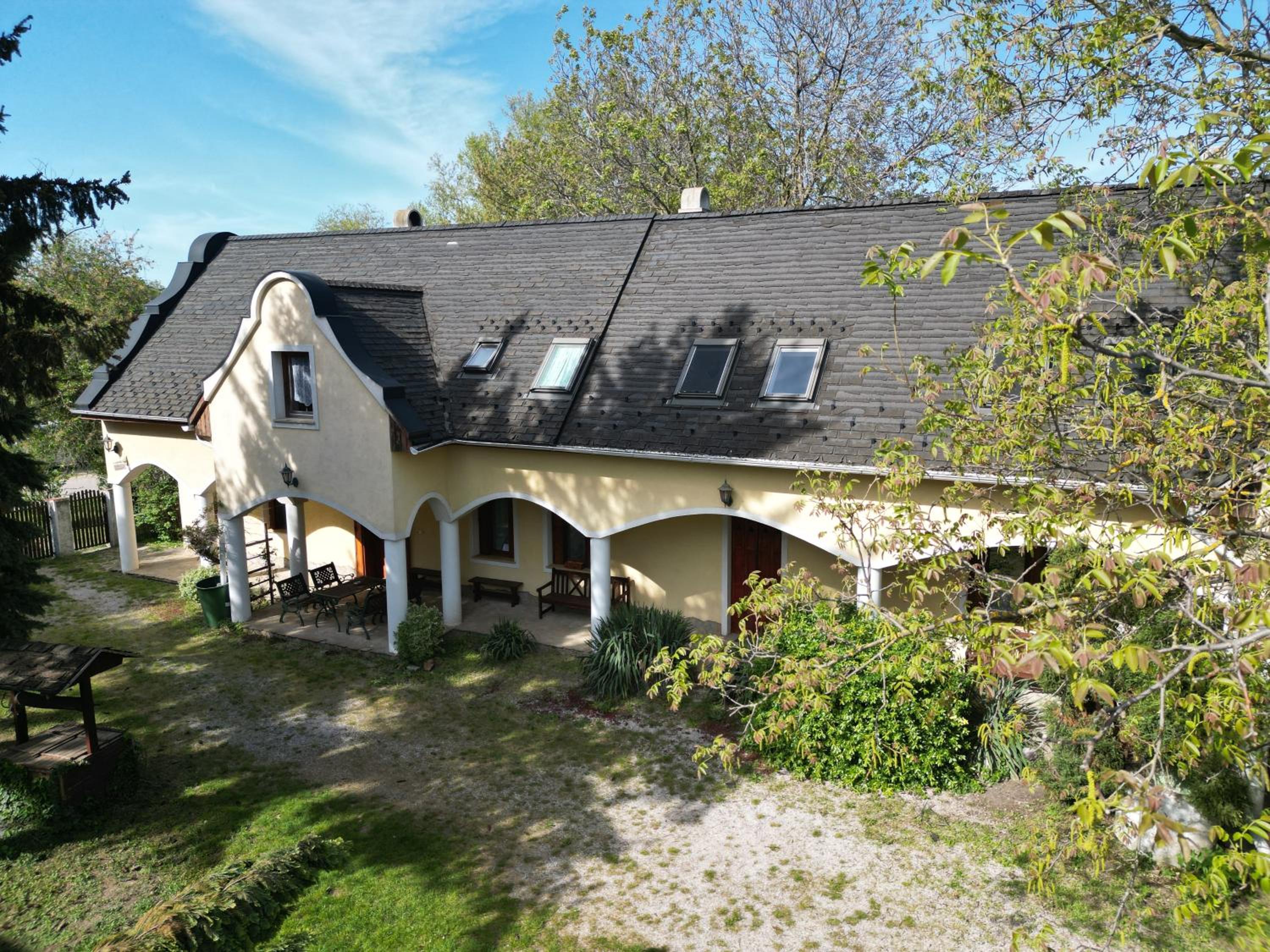 Photo 48